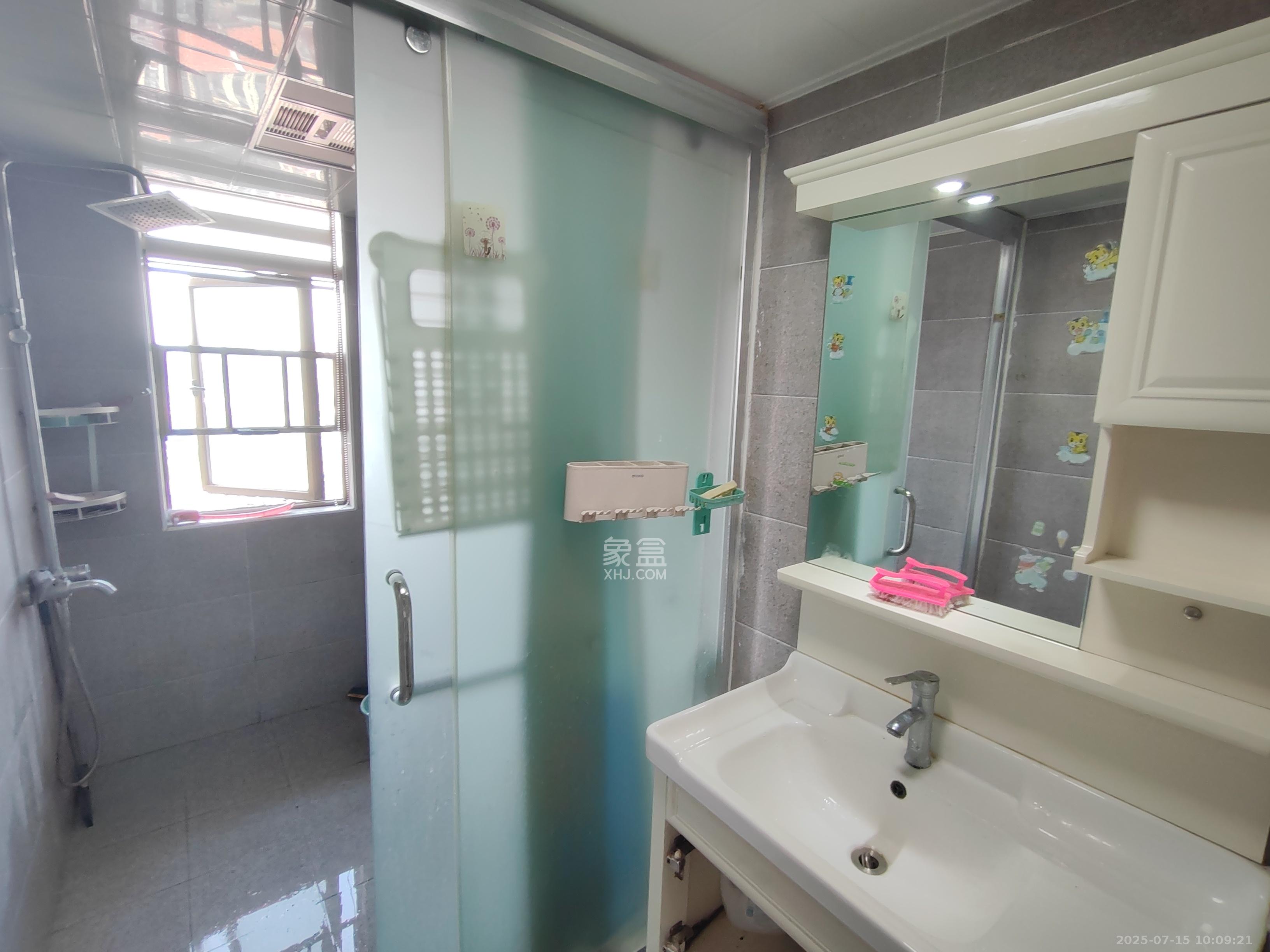 江山帝景雅典  3室2厅2卫    2700.0元/月 江山帝景雅典  3室2厅2卫    2700.0元/月