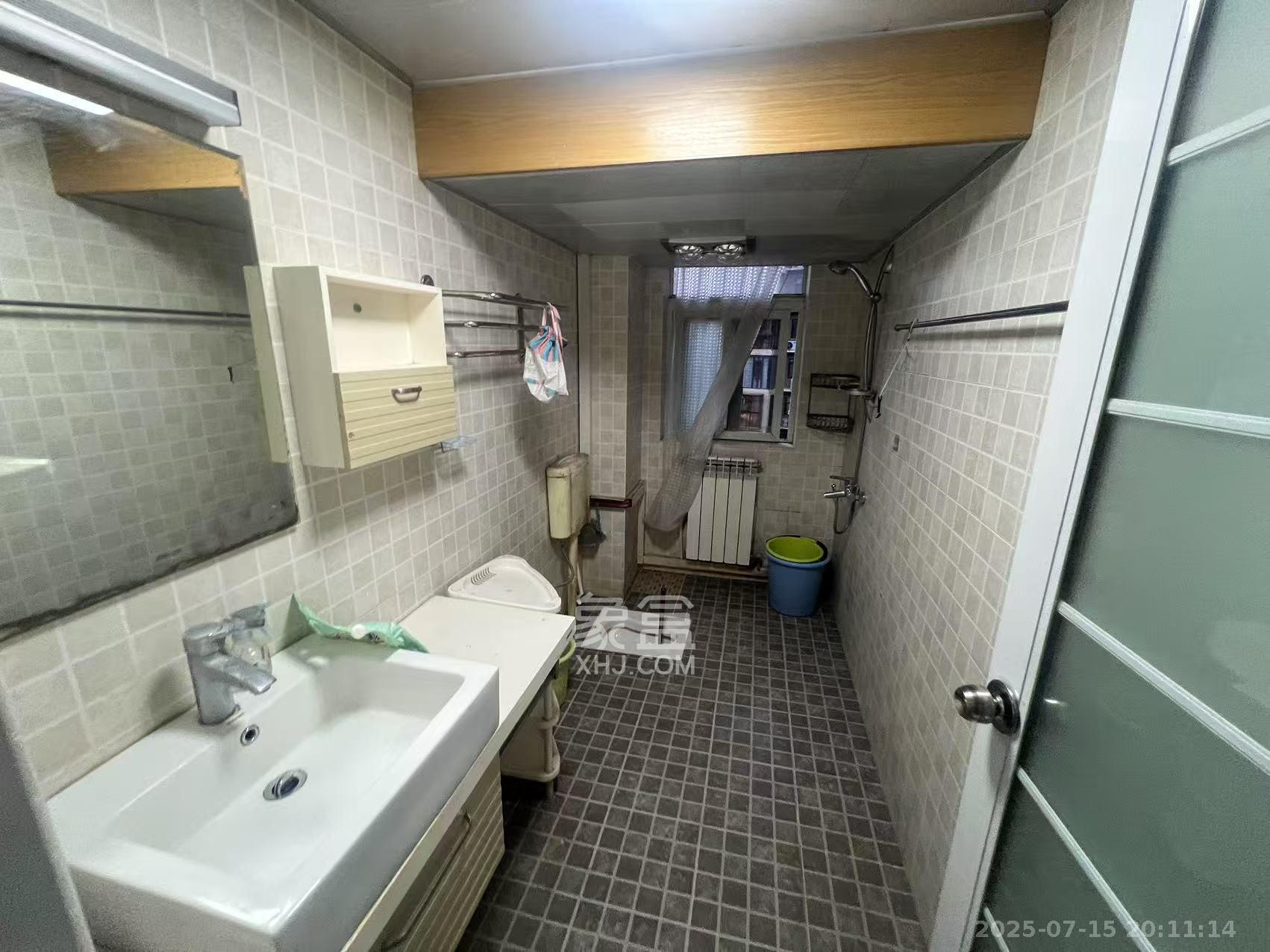 海利科院佳园  3室2厅1卫    2300.0元/月 海利科院佳园  3室2厅1卫    2300.0元/月室内图