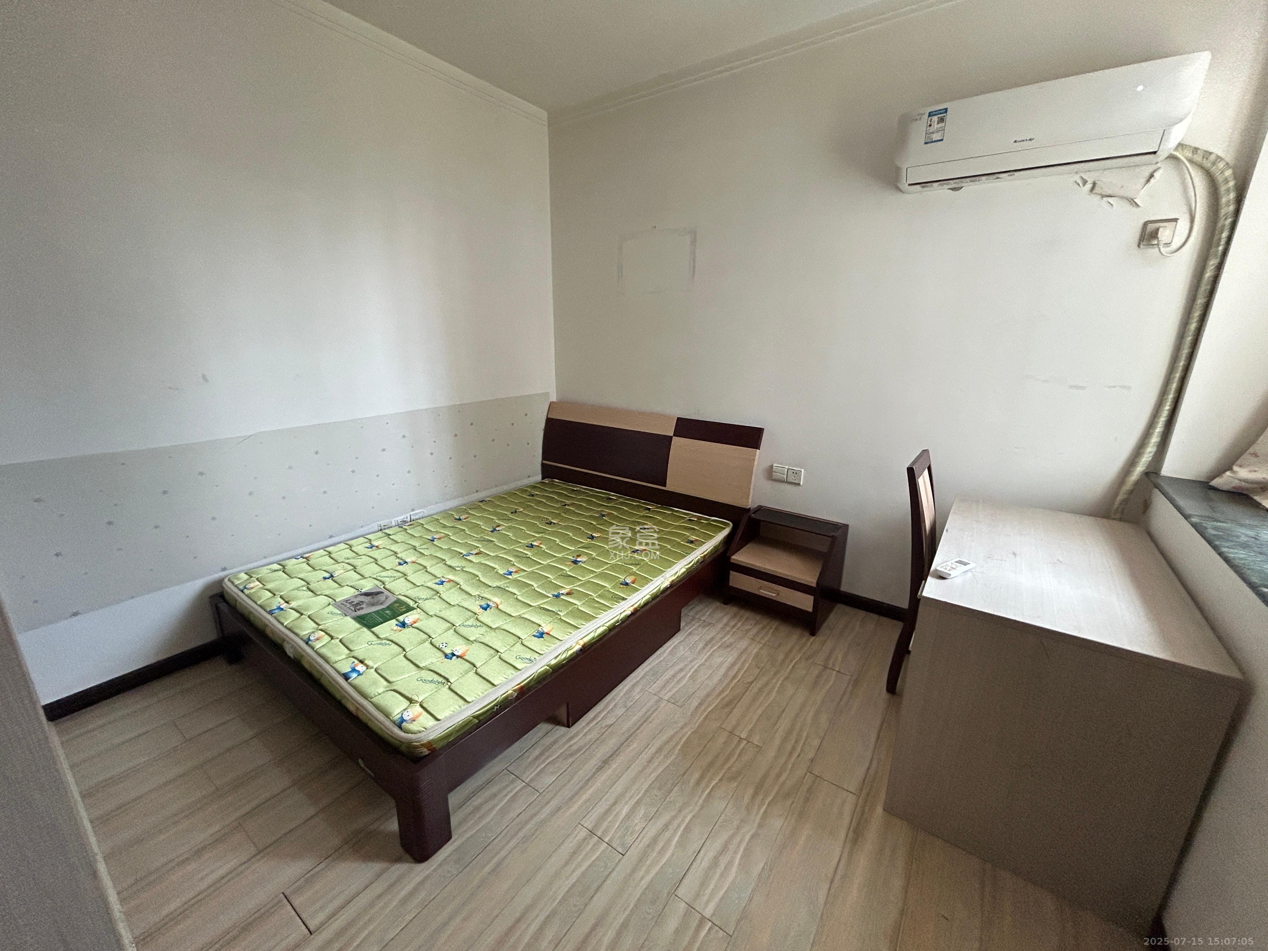 长勘小区  2室1厅1卫   2600.00元/月室内图