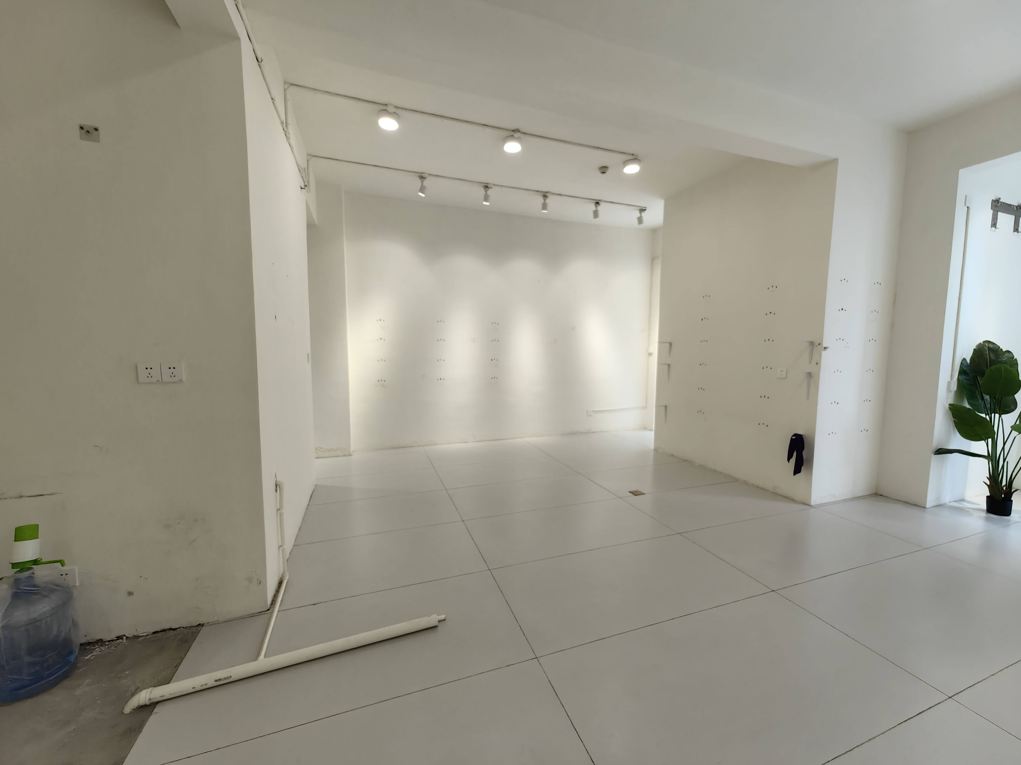 天门中央广场 1室2厅1卫 1700.0元/月 天门中央广场 1室2厅1卫 1700.0元/月室内图