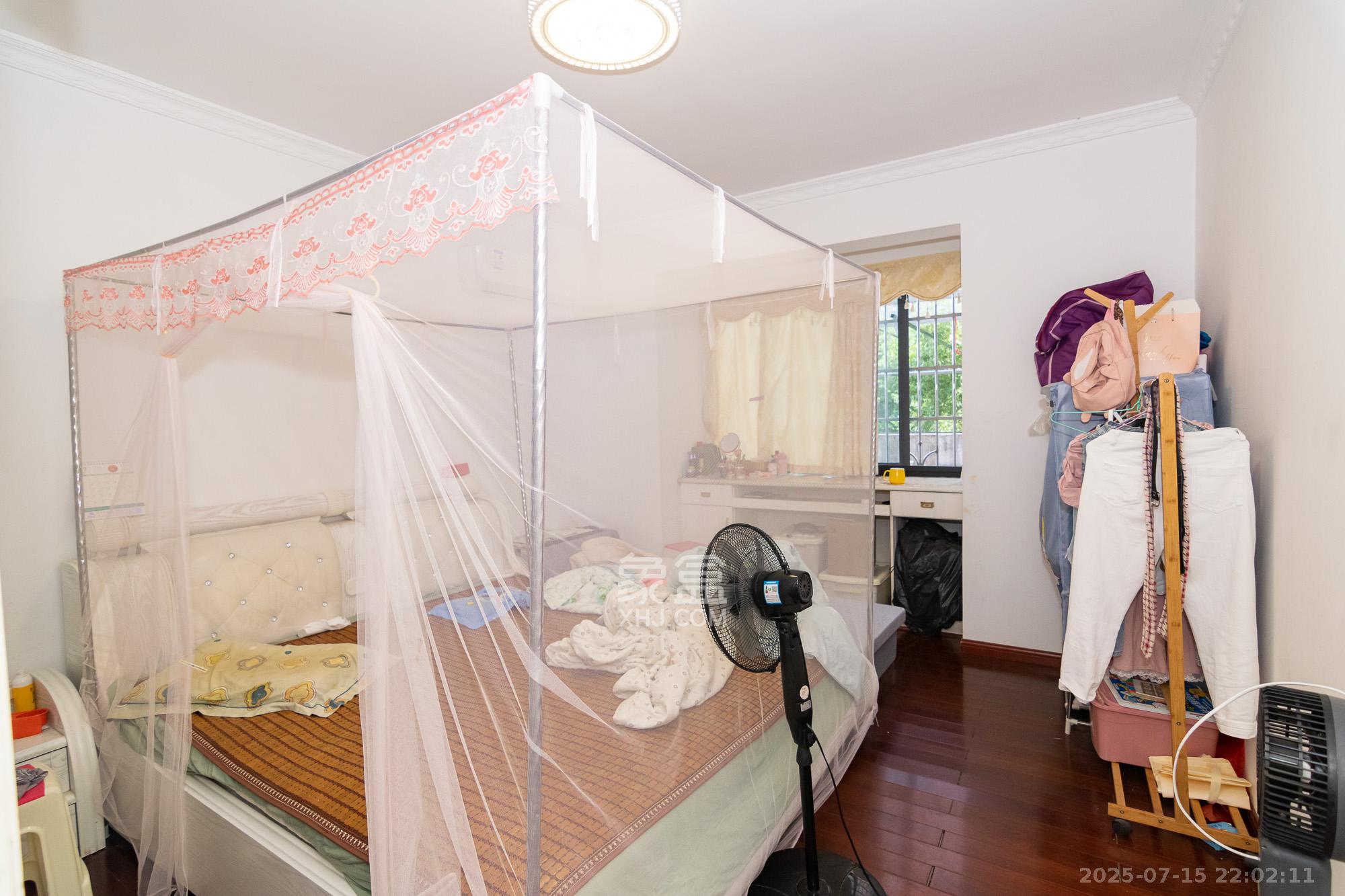 丽景华庭 1室2厅1卫 42.8万 丽景华庭 1室2厅1卫 42.8万卧室