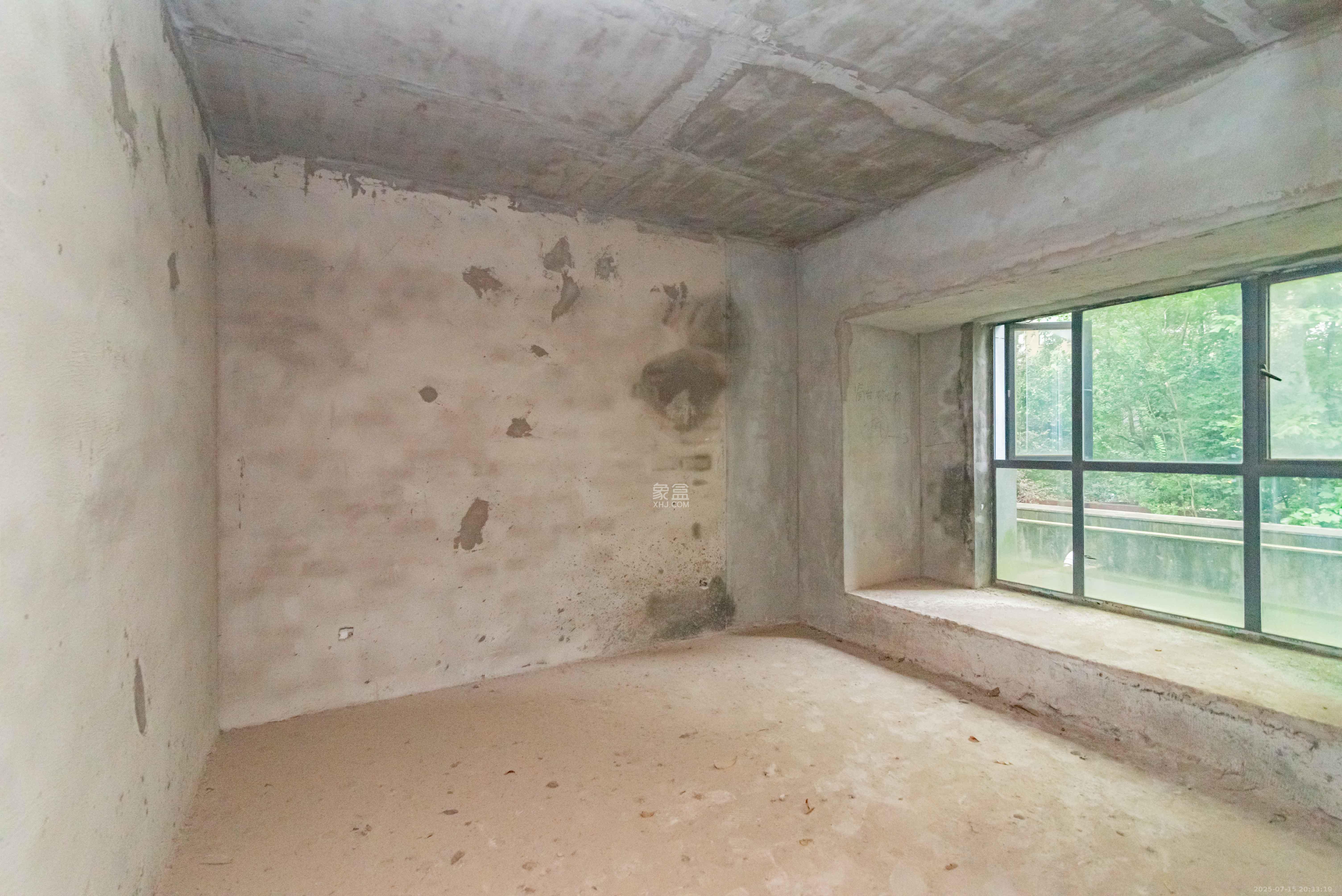 悦湖山  6室3厅3卫    438.0万卧室