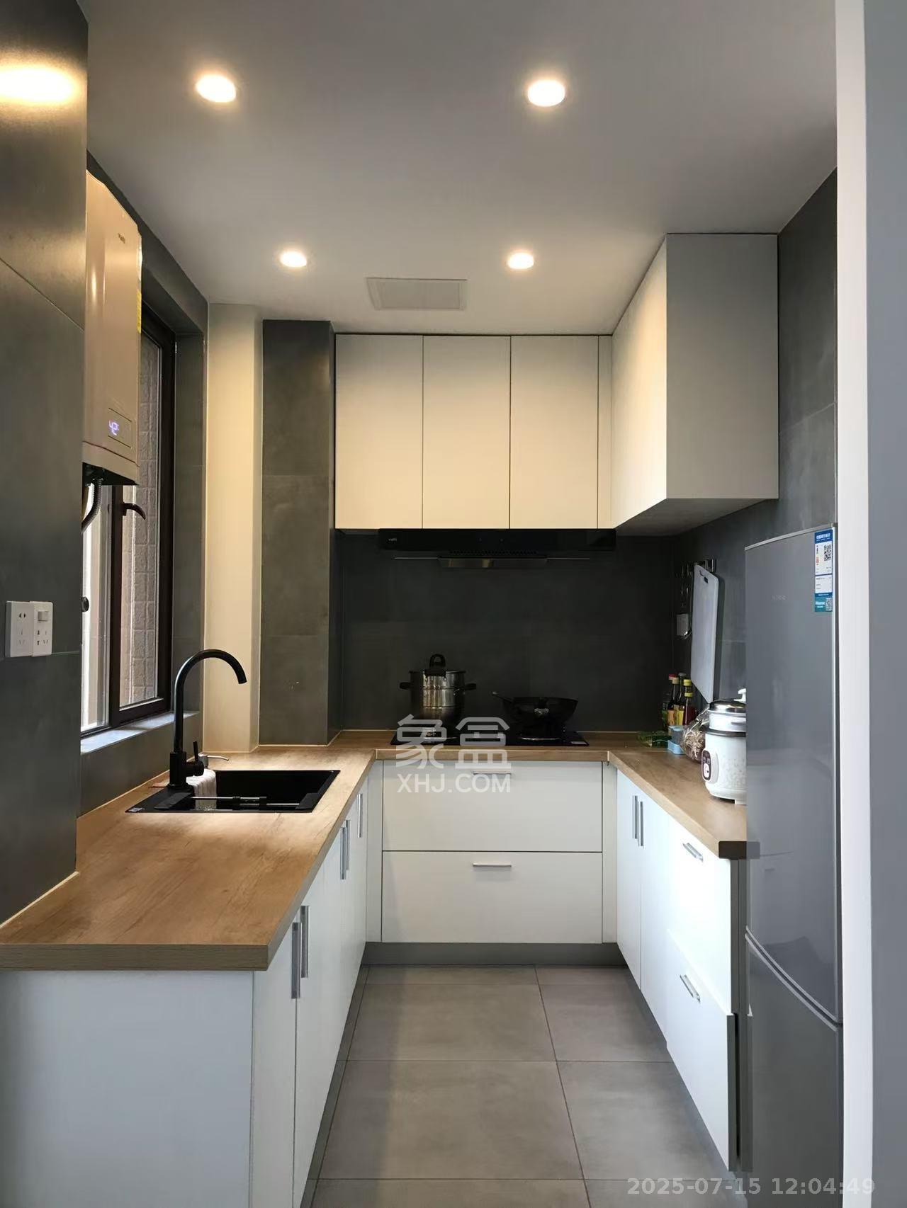 上园商住小区  3室1厅1卫   3200.00元/月室内图