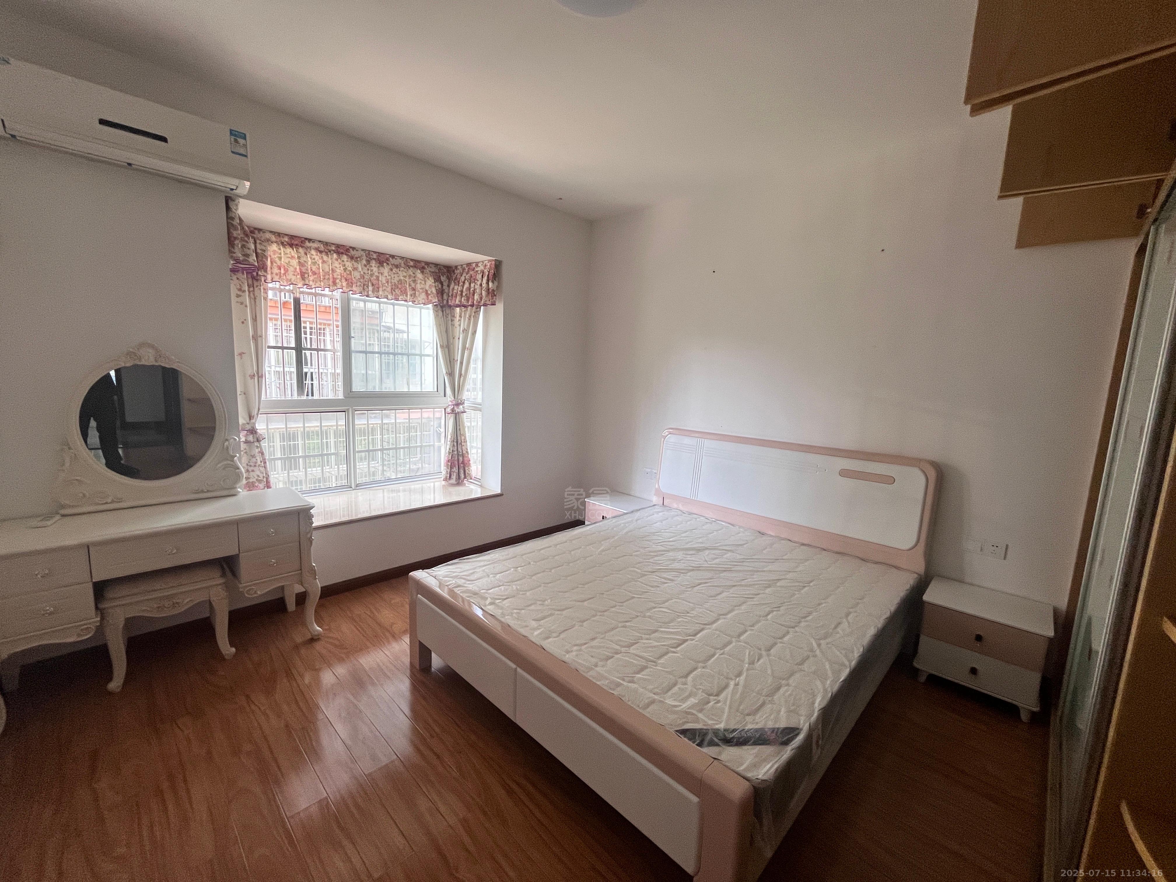 香草园二期春晓  3室2厅1卫    2000.0元/月 香草园二期春晓  3室2厅1卫    2000.0元/月室内图