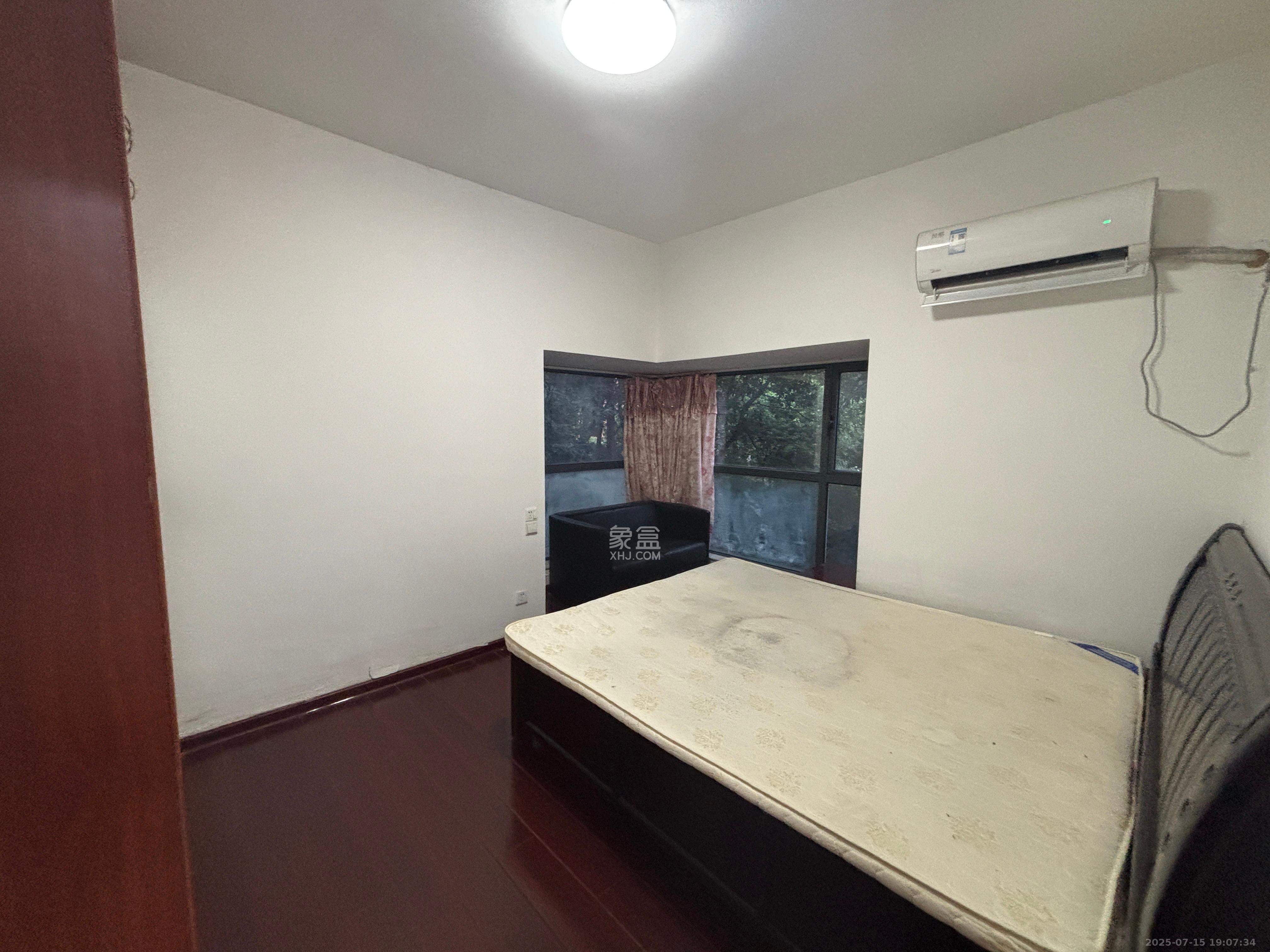 长盛岚庭 3室2厅1卫 1800.0元/月 长盛岚庭 3室2厅1卫 1800.0元/月室内图