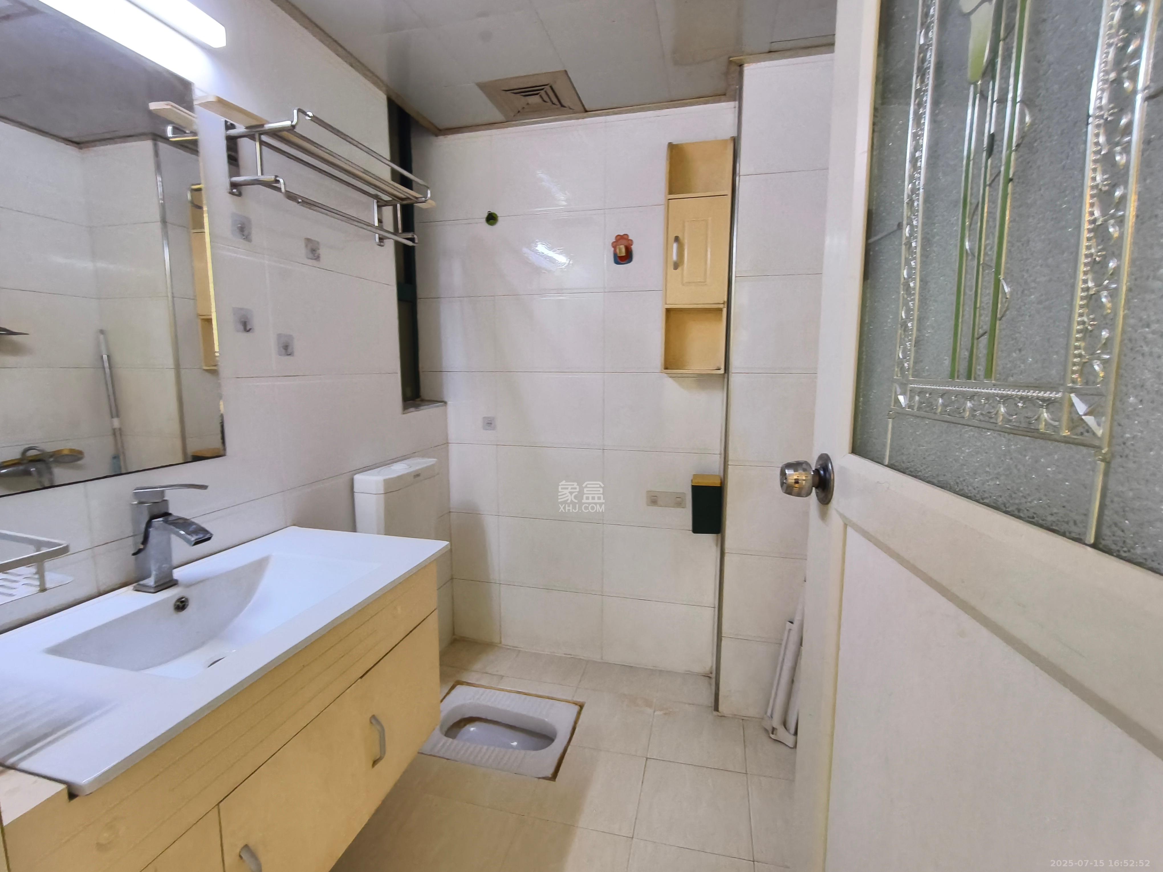 华天LOHO小镇 2室2厅1卫 1500.0元/月 华天LOHO小镇 2室2厅1卫 1500.0元/月室内图