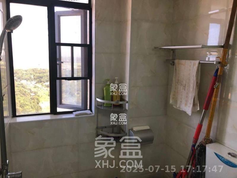 悦湖山  4室2厅2卫   2400.00元/月室内图