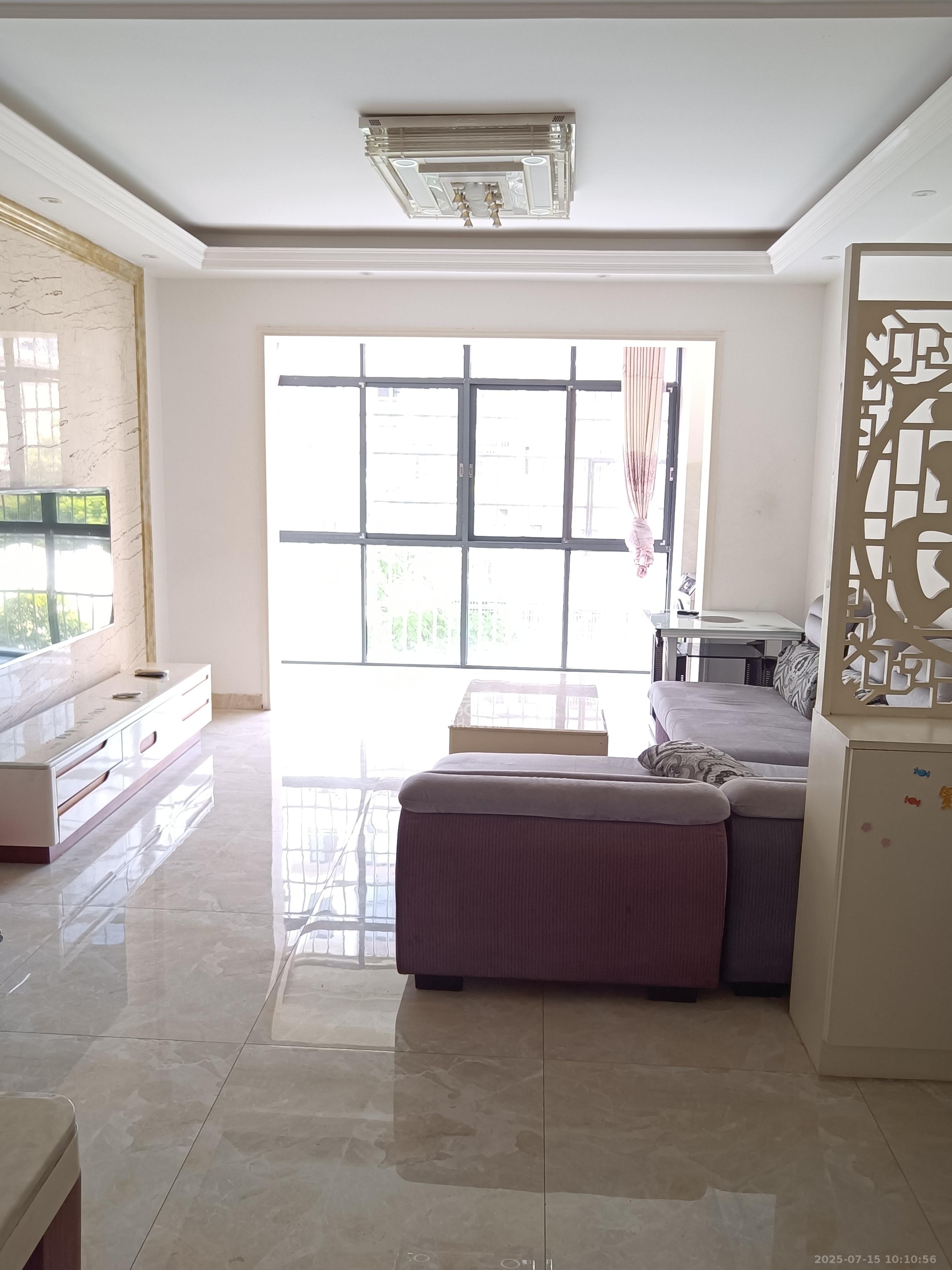 黑金时代广场  3室2厅2卫    2000.0元/月 黑金时代广场  3室2厅2卫    2000.0元/月室内图