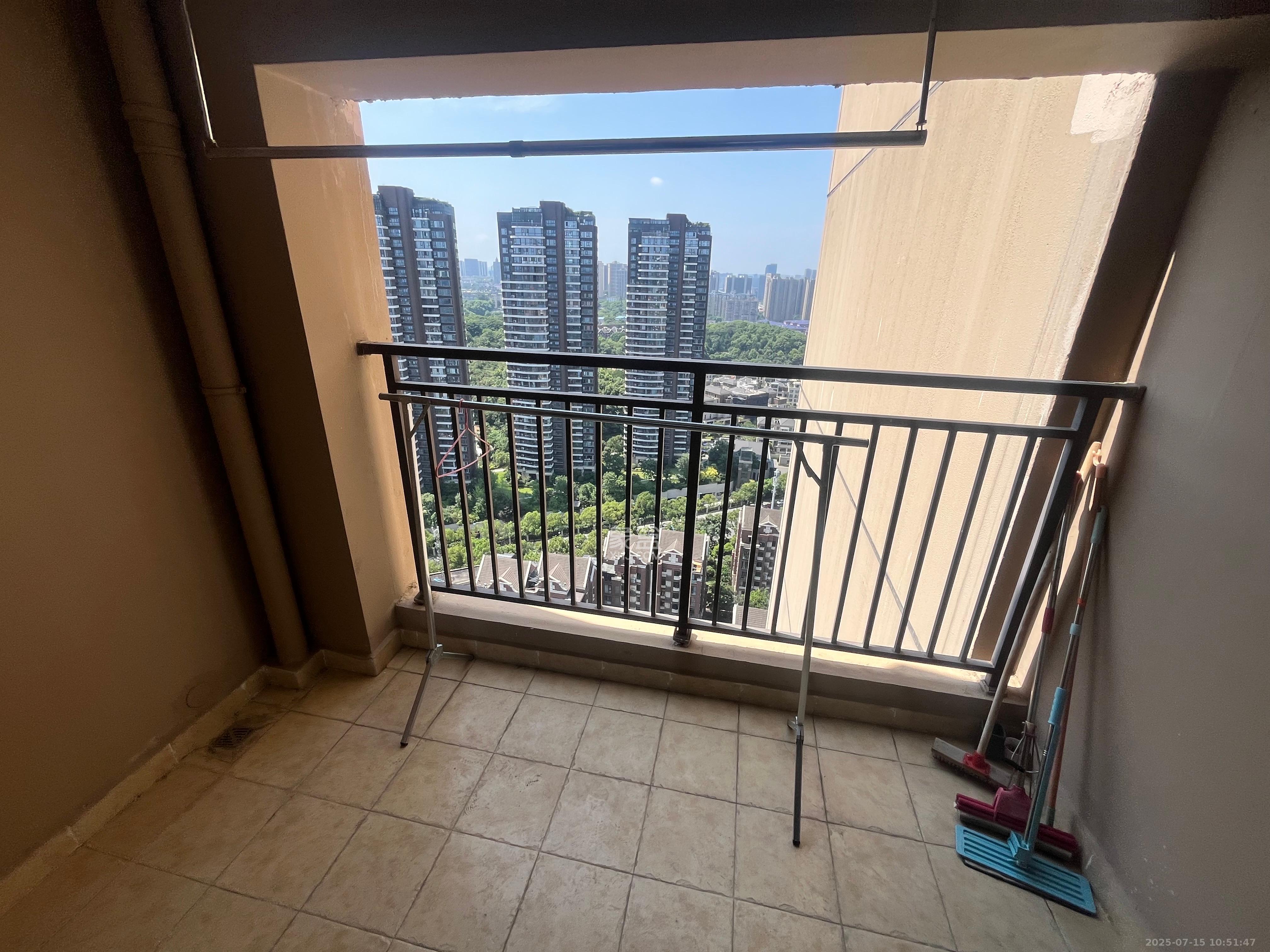 旭辉国际广场(永升商业广场)  4室2厅2卫    3900.0元/月 旭辉国际广场(永升商业广场)  4室2厅2卫    3900.0元/月室内图