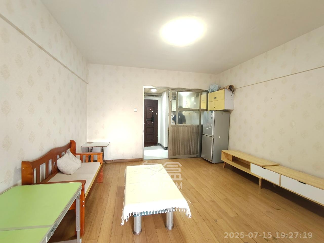 东方公寓  1室1厅1卫   1500.00元/月室内图