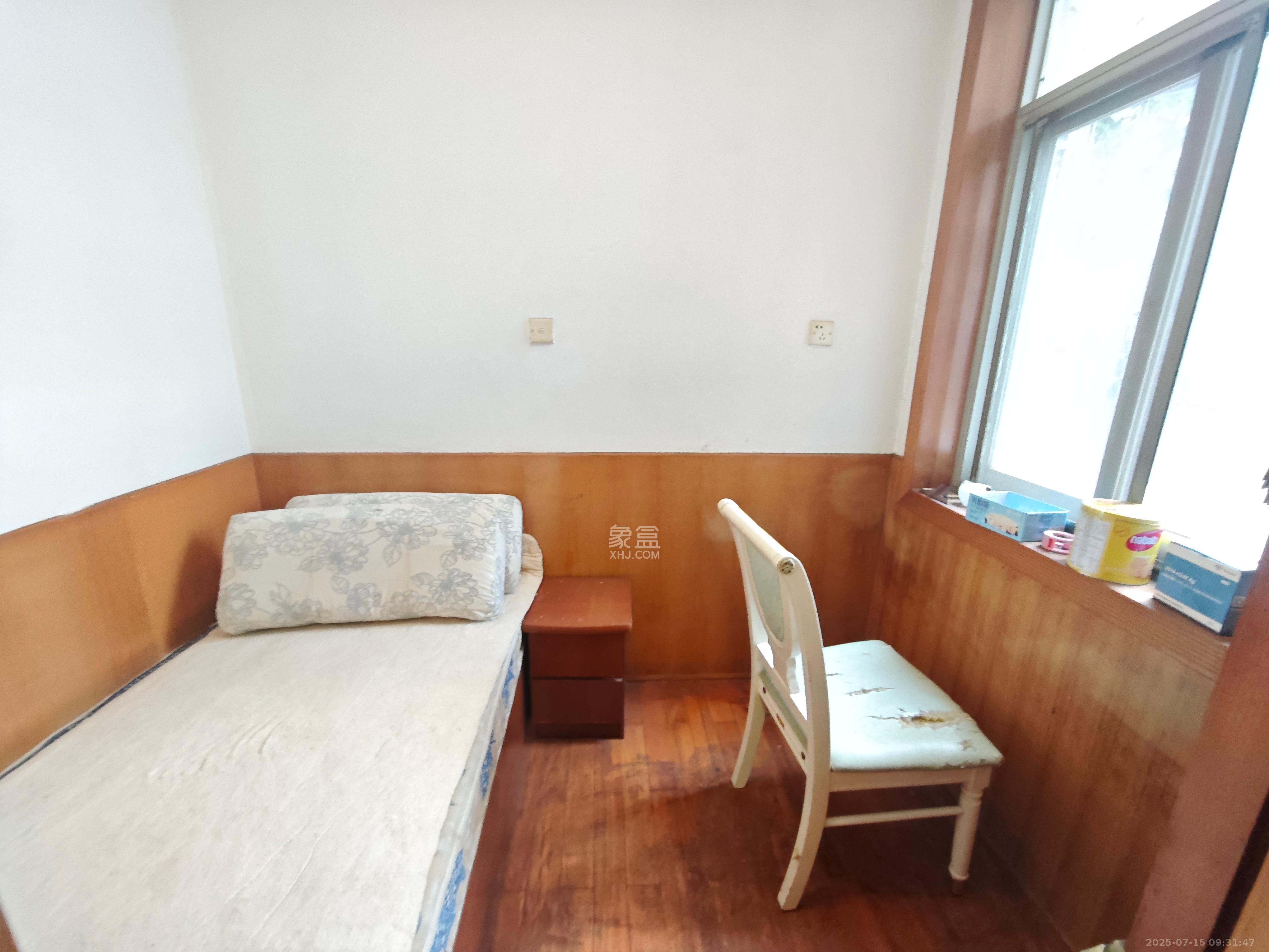 省人大常委会宿舍 2室2厅1卫 2800.0元/月 省人大常委会宿舍 2室2厅1卫 2800.0元/月室内图