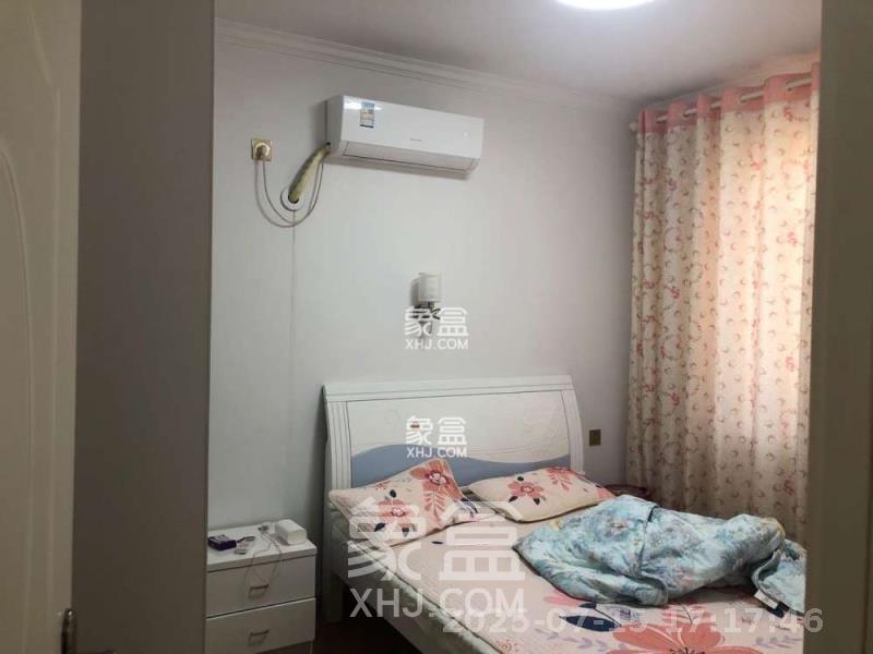 悦湖山  4室2厅2卫   2400.00元/月室内图
