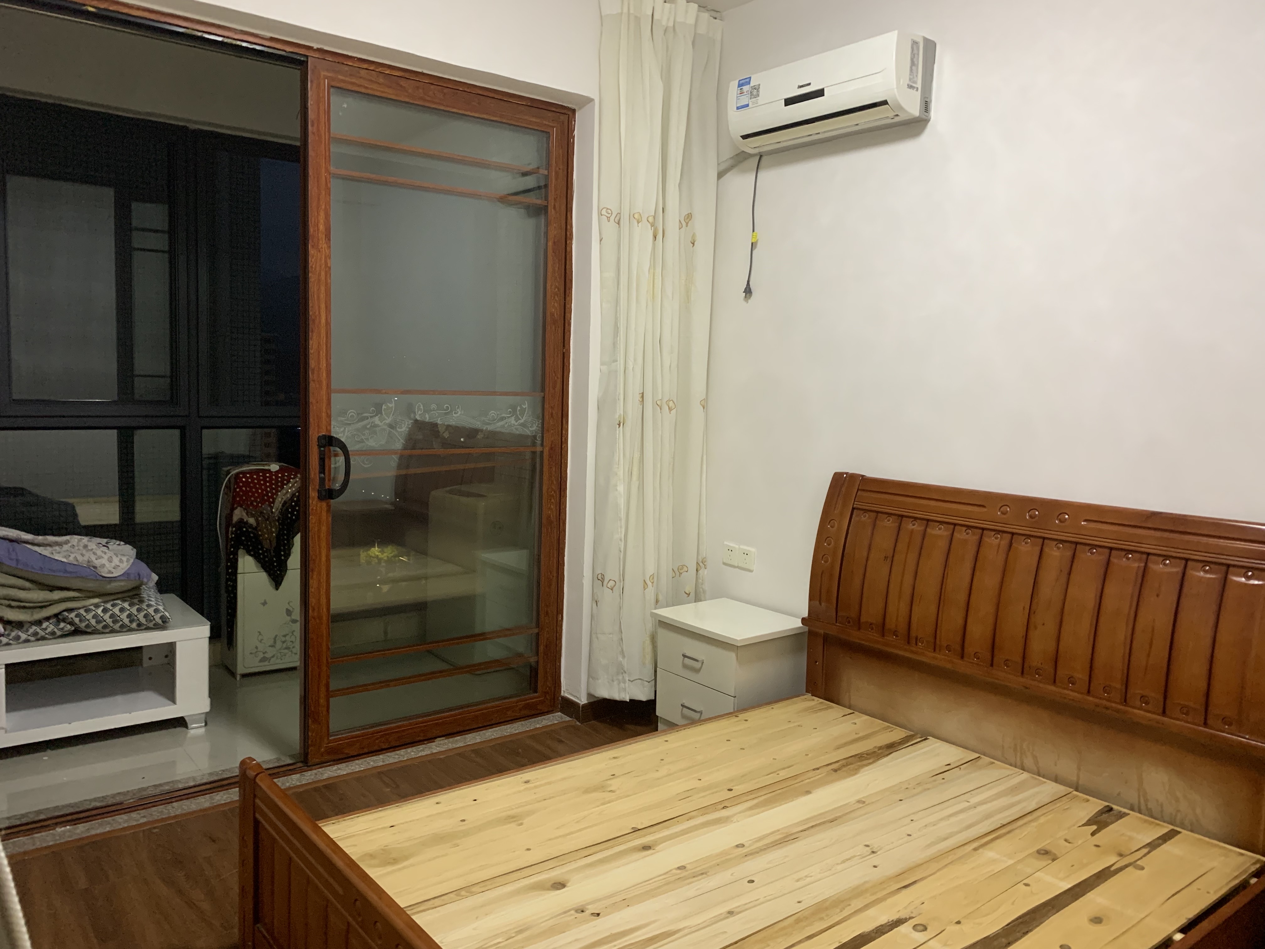 山城上品 4室2厅2卫 2400.0元/月 山城上品 4室2厅2卫 2400.0元/月室内图