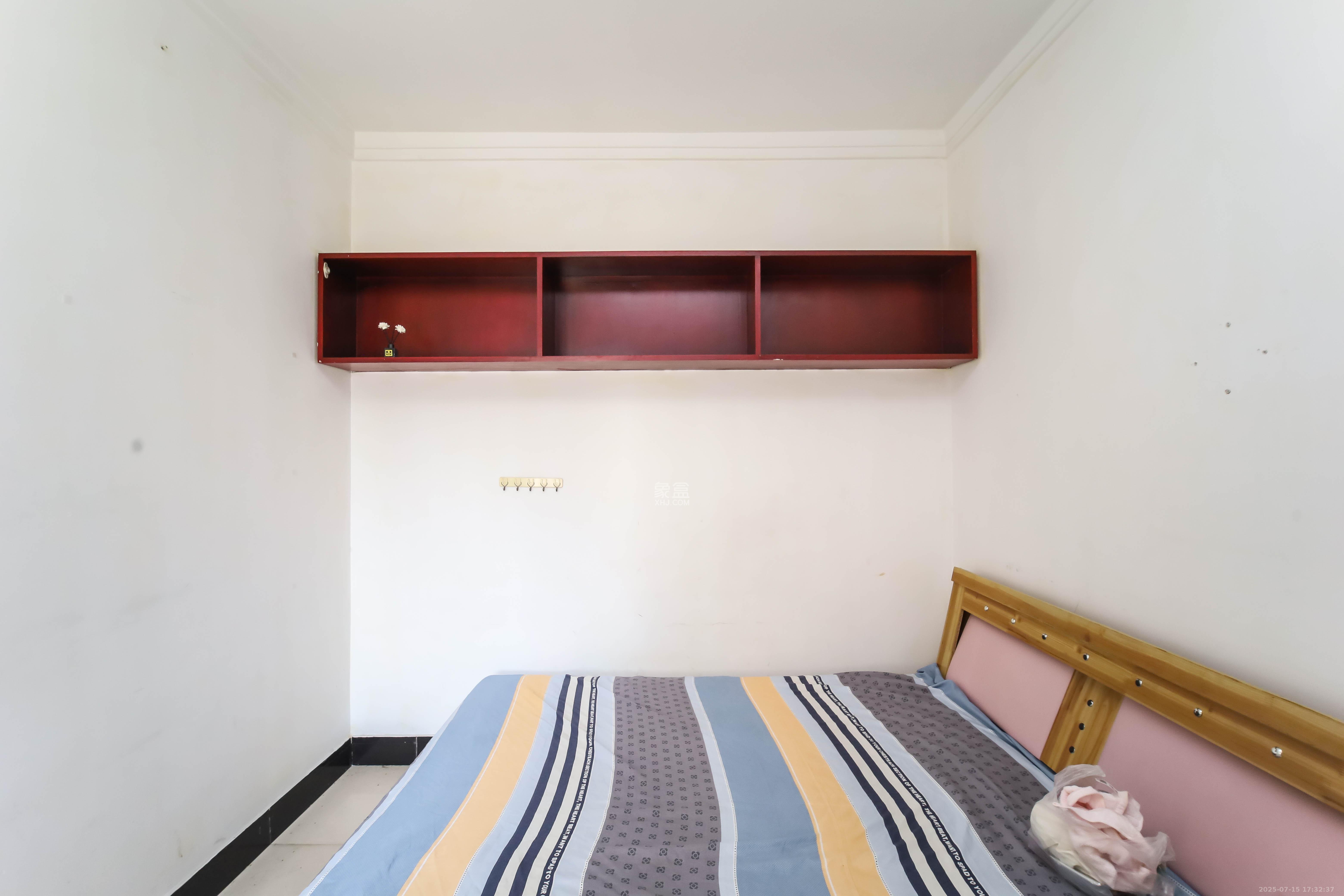 左岸右岸 3室2厅2卫 78.80万 左岸右岸 3室2厅2卫 78.80万卧室