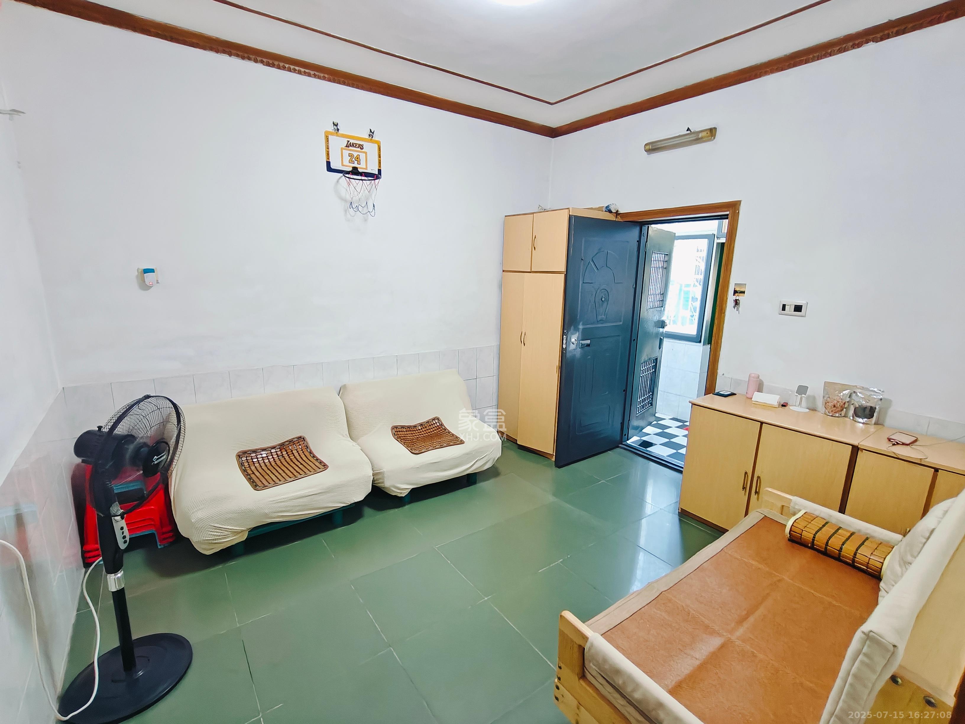 长郡花园  1室0厅0卫    3600.0元/月 长郡花园  1室0厅0卫    3600.0元/月室内图