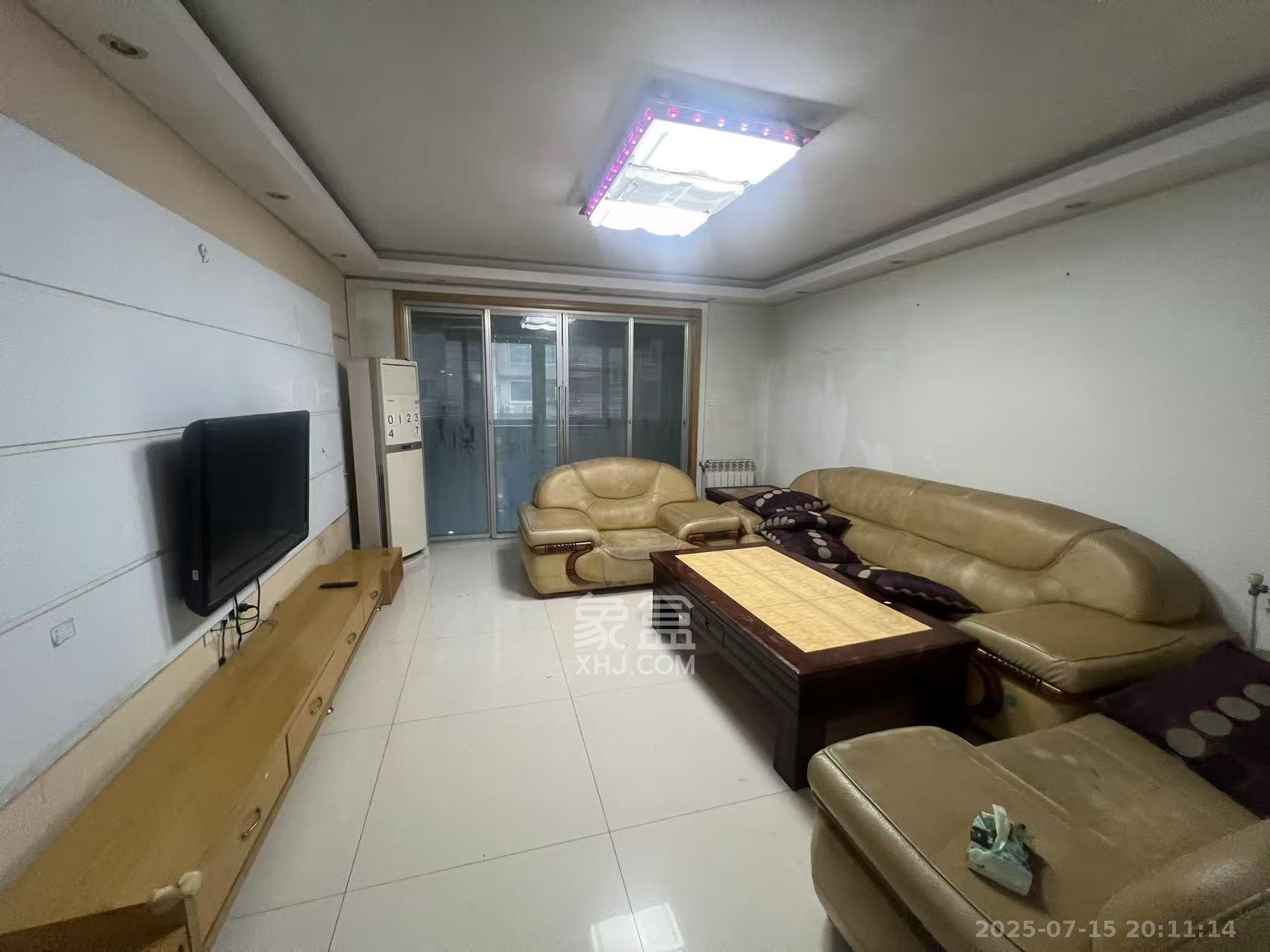 海利科院佳园  3室2厅1卫    2300.0元/月 海利科院佳园  3室2厅1卫    2300.0元/月室内图