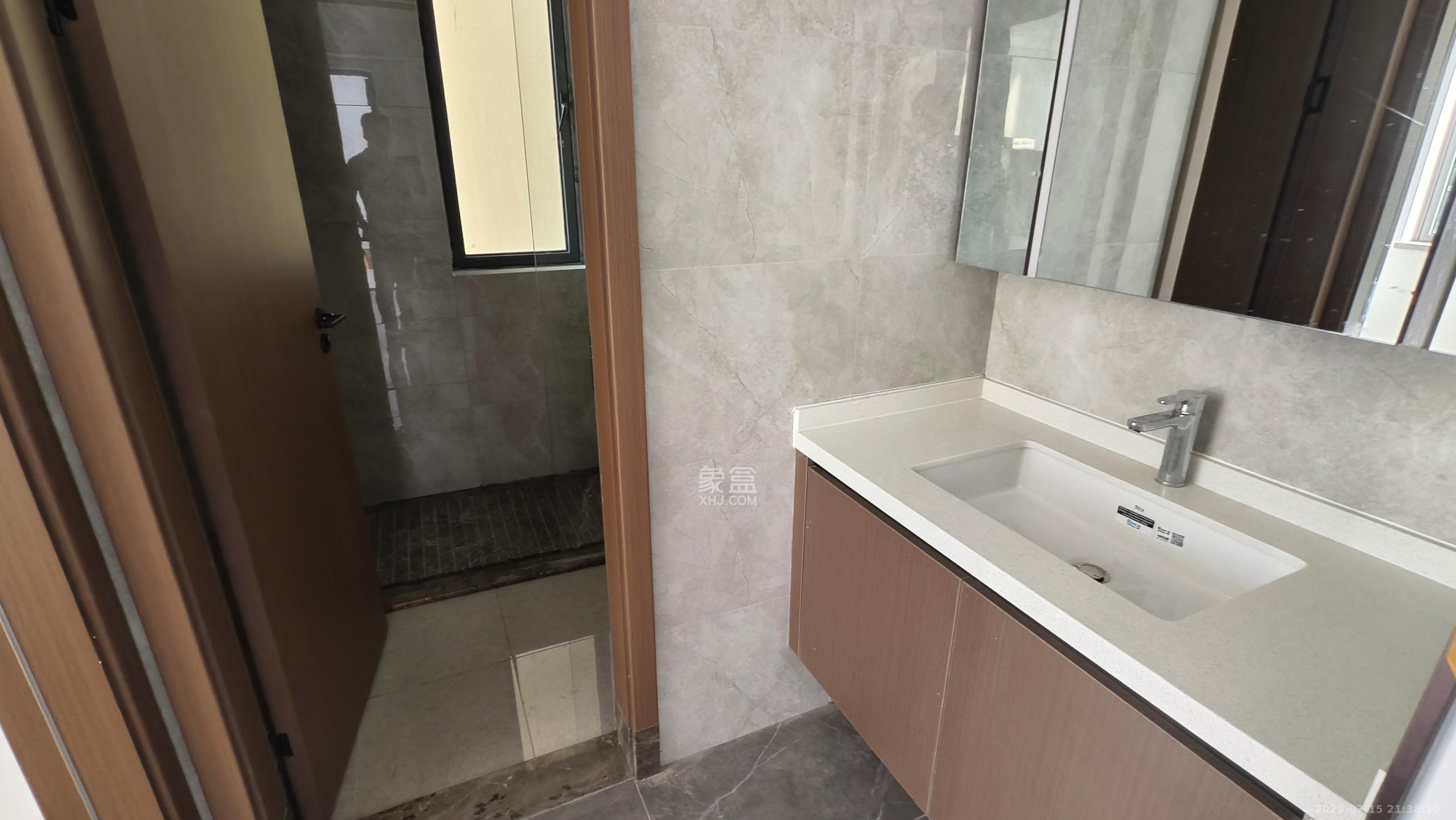 江悦和鸣  4室2厅2卫   4300.00元/月室内图