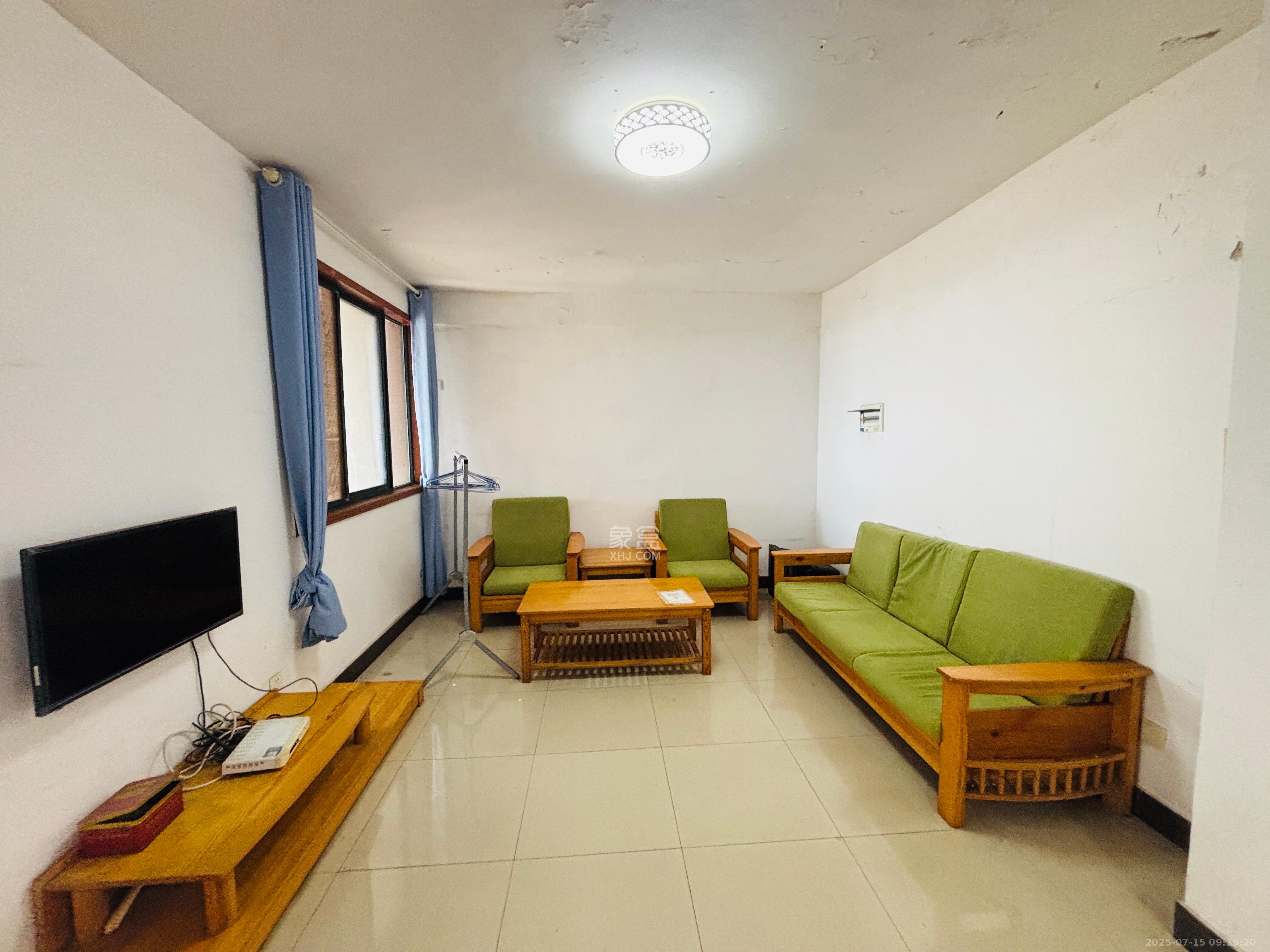 天城湖光山色 2室2厅1卫 1900.0元/月 天城湖光山色 2室2厅1卫 1900.0元/月室内图