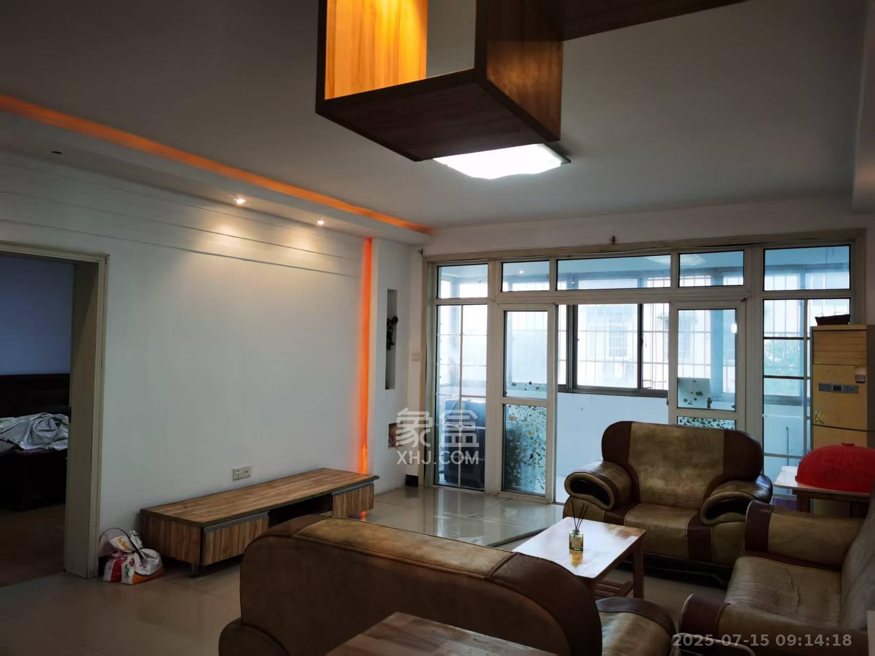 湘樟园小区(湘樟家园) 3室2厅1卫 1700.0元/月 湘樟园小区(湘樟家园) 3室2厅1卫 1700.0元/月室内图