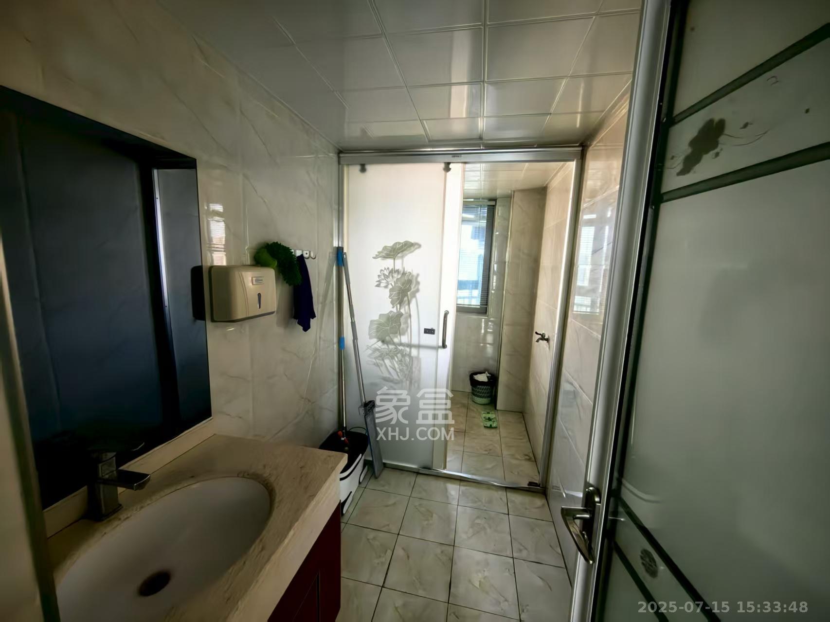 潮宗御苑  4室2厅2卫    7000.0元/月 潮宗御苑  4室2厅2卫    7000.0元/月室内图