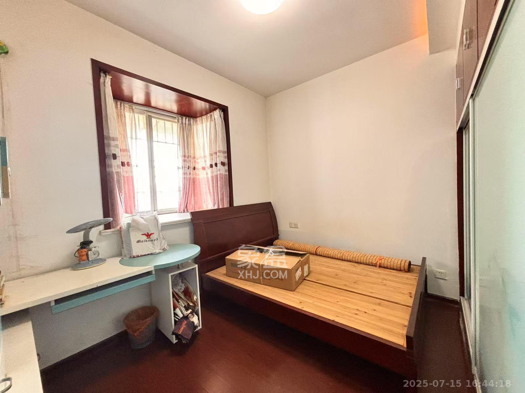 东城名苑 3室2厅2卫 2000.0元/月 东城名苑 3室2厅2卫 2000.0元/月室内图