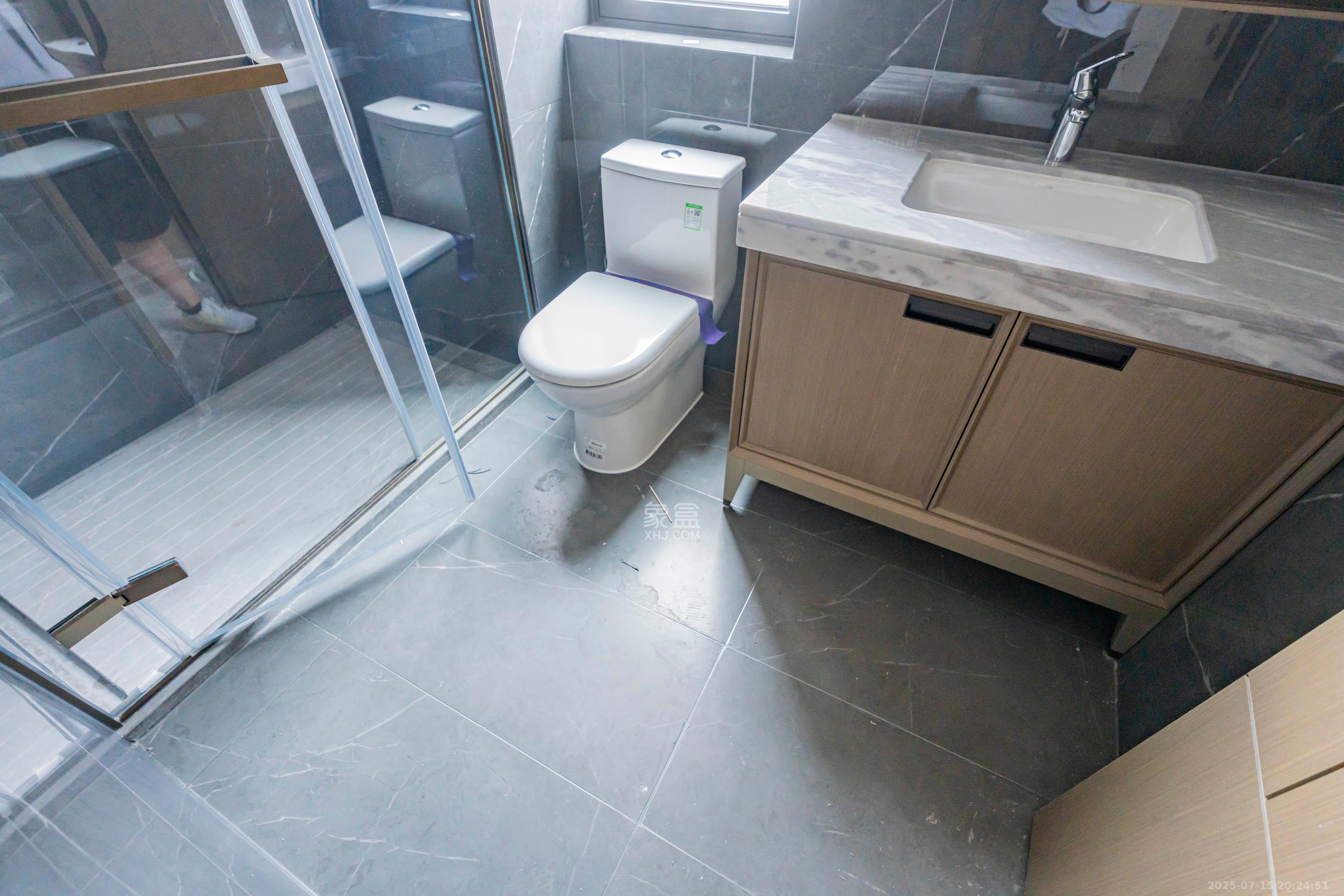 建发养云  4室2厅2卫   500.00万卫生间