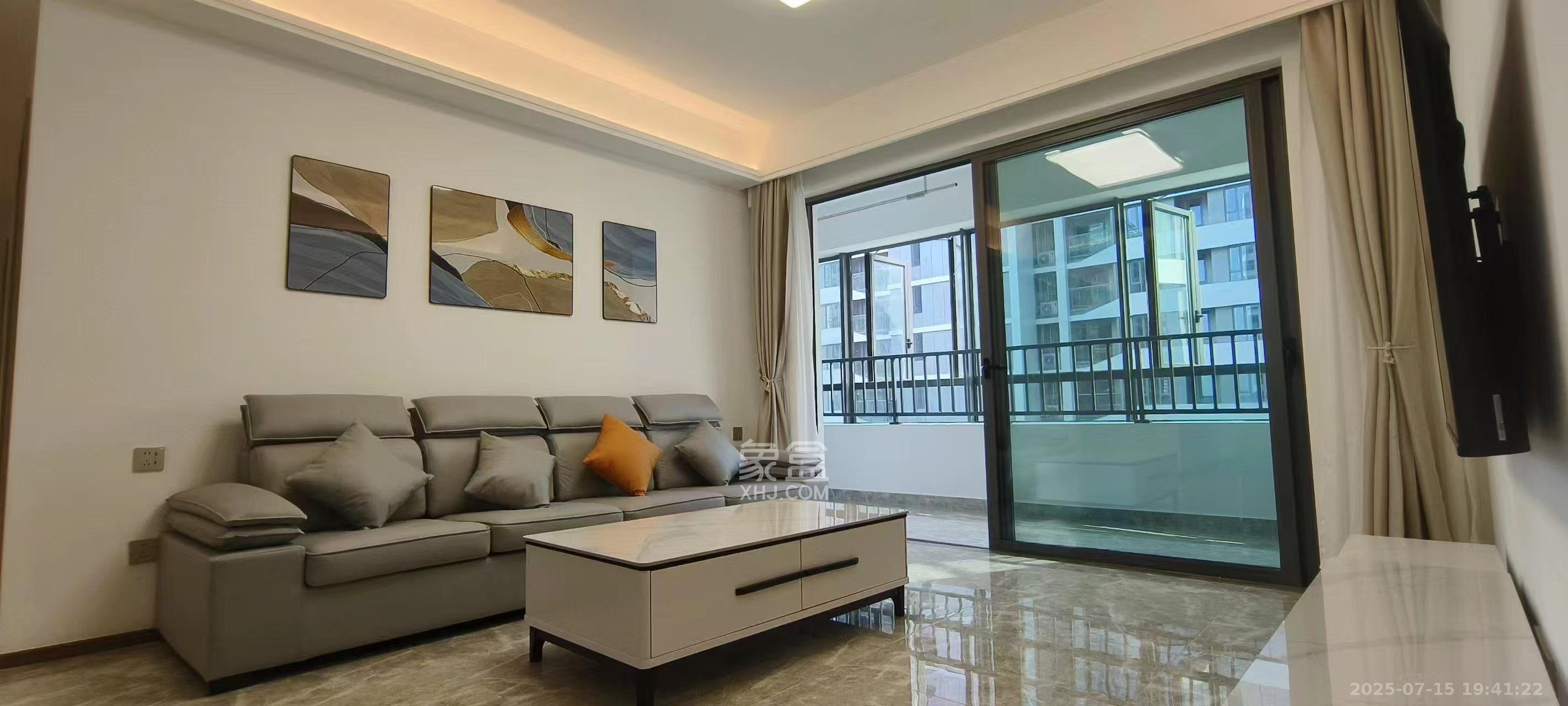 复地滨江金融中心  4室2厅2卫    5500.0元/月 复地滨江金融中心  4室2厅2卫    5500.0元/月