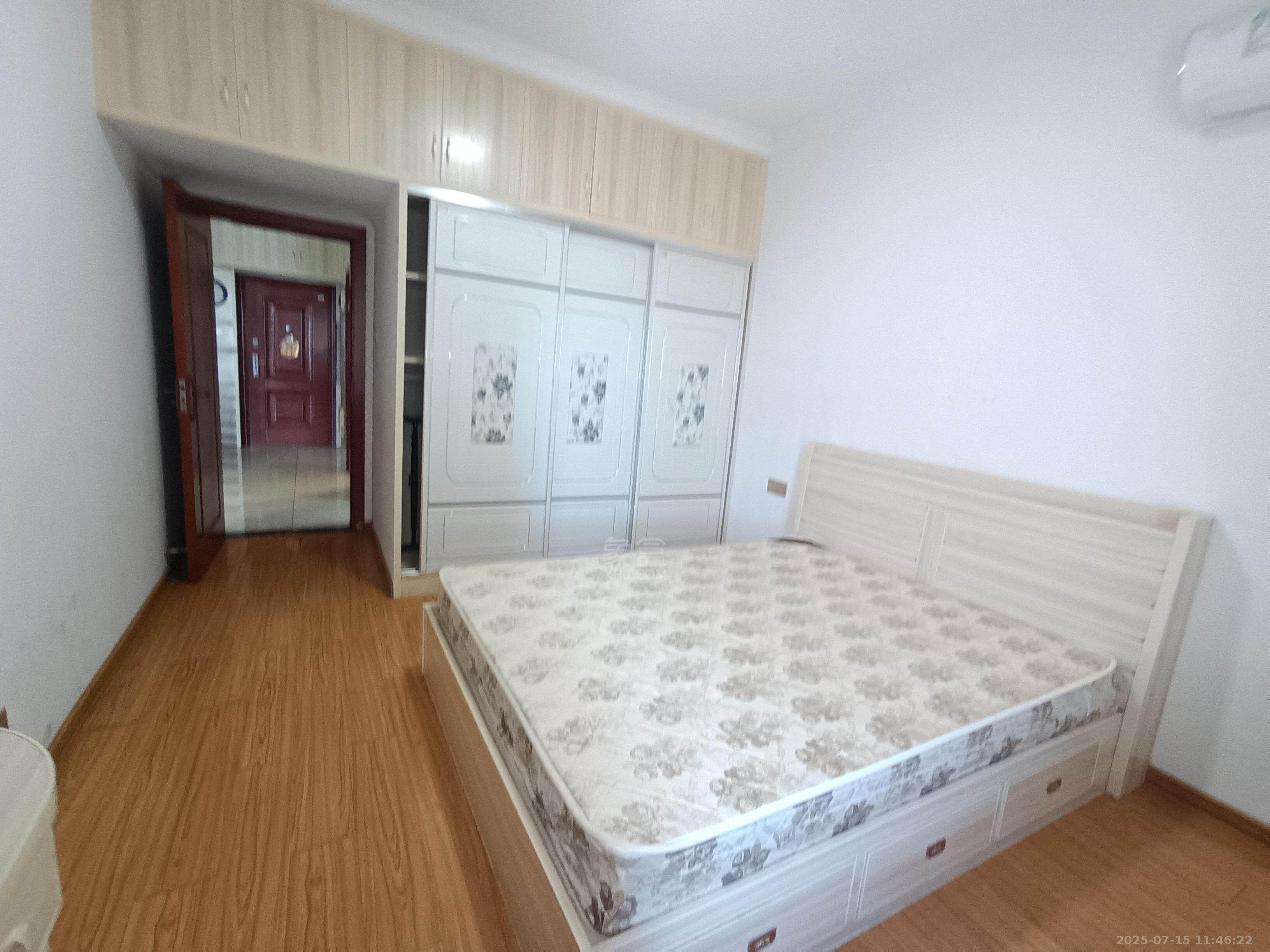 泰山一号 2室2厅1卫 1500.0元/月 泰山一号 2室2厅1卫 1500.0元/月室内图