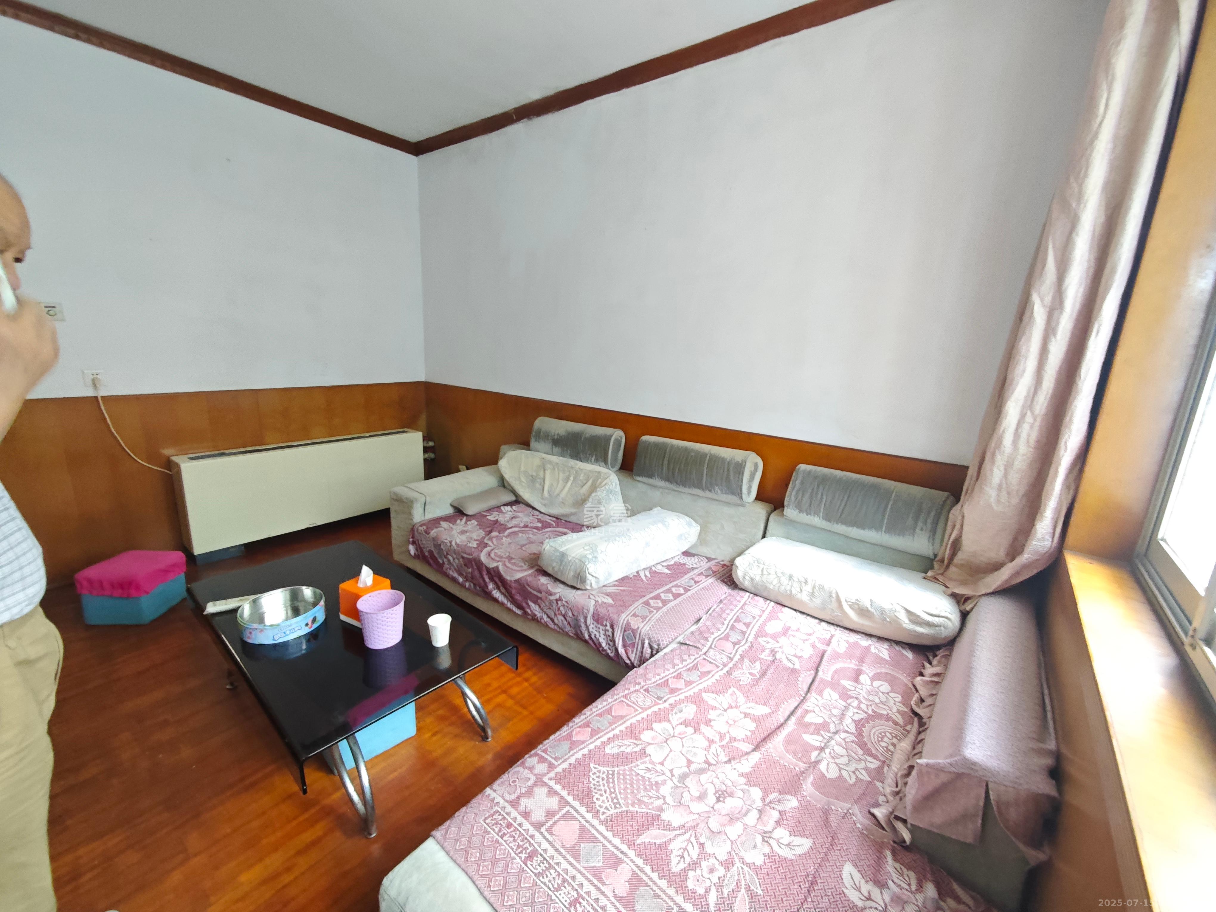 省人大常委会宿舍 2室2厅1卫 2800.0元/月 省人大常委会宿舍 2室2厅1卫 2800.0元/月室内图