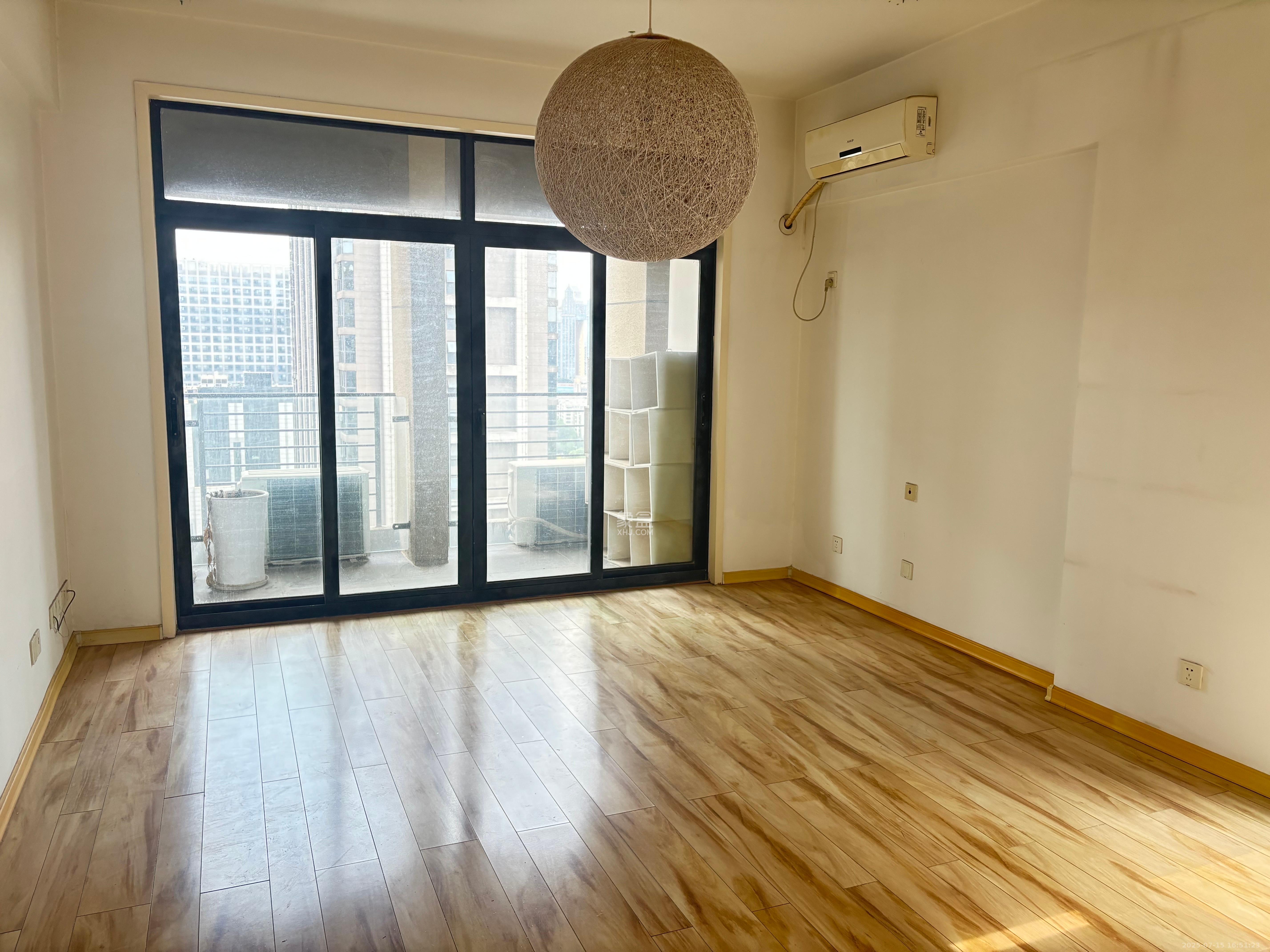 郡原广场  4室2厅2卫    4600.0元/月 郡原广场  4室2厅2卫    4600.0元/月室内图