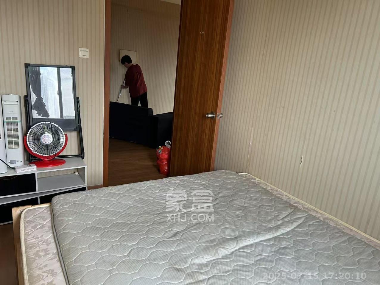 花样年华  2室2厅1卫    1500.0元/月 花样年华  2室2厅1卫    1500.0元/月室内图