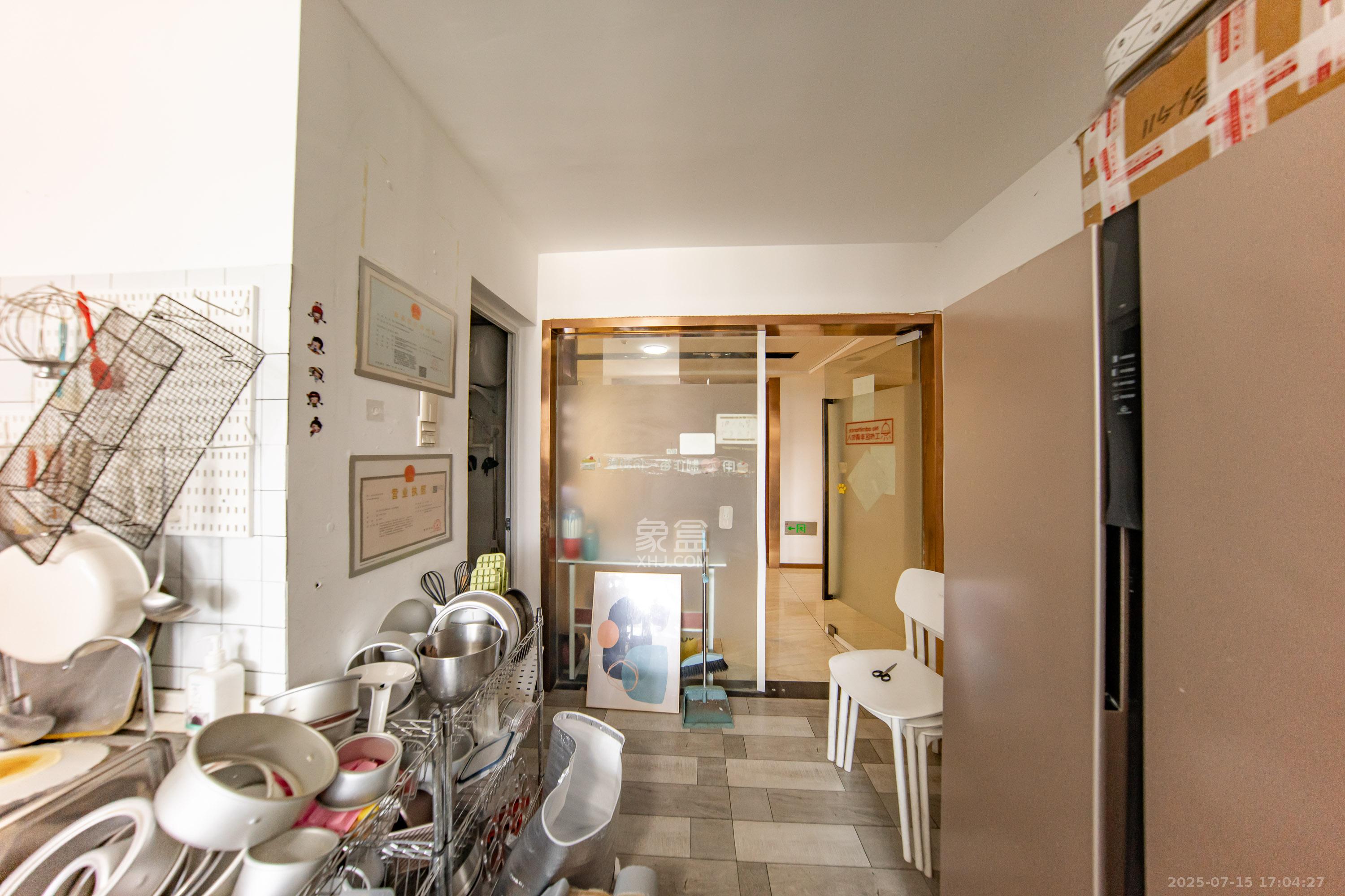 洋湖时代  1室1厅1卫   35.00万客厅