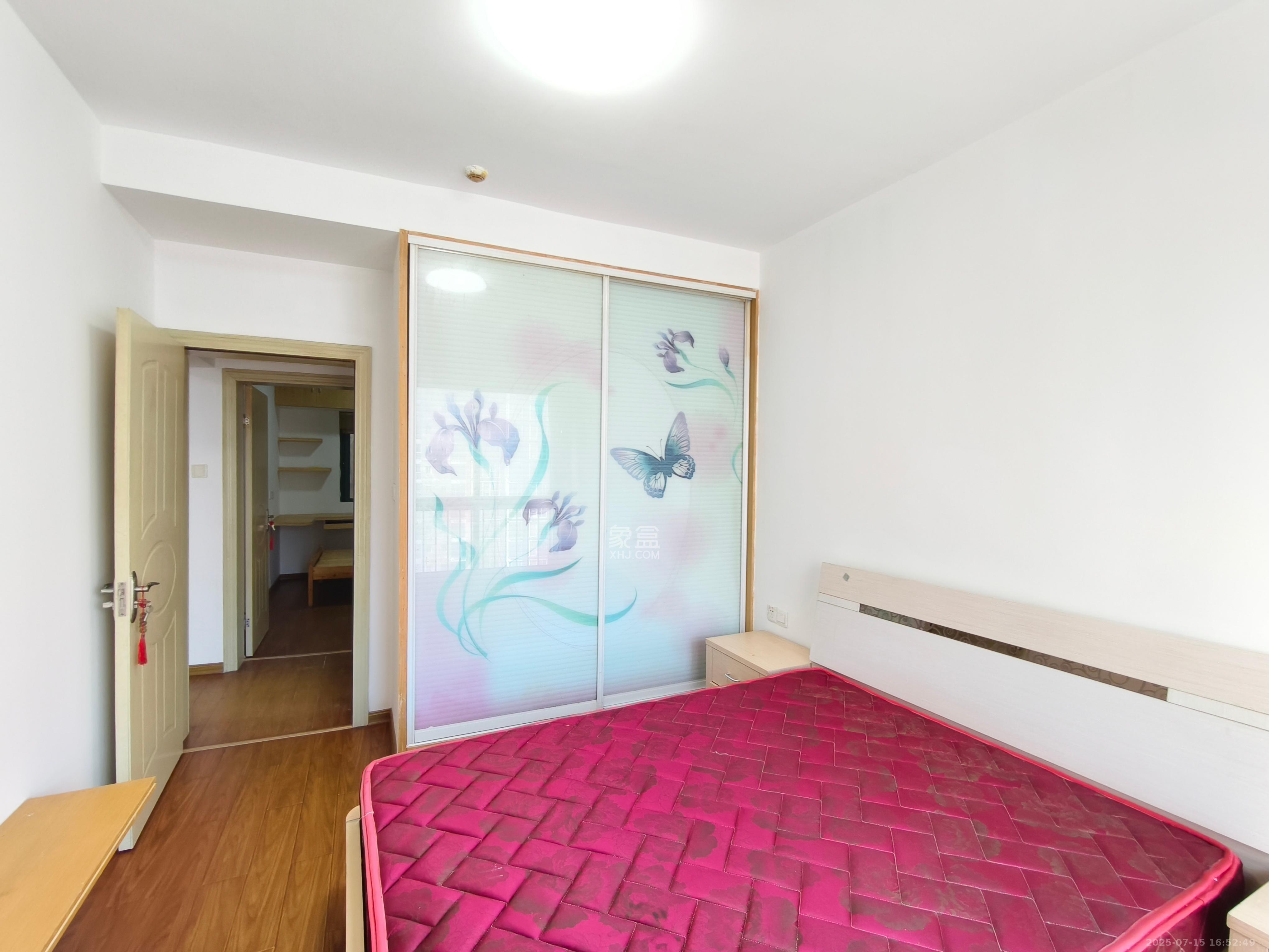 华天LOHO小镇 2室2厅1卫 1500.0元/月 华天LOHO小镇 2室2厅1卫 1500.0元/月室内图