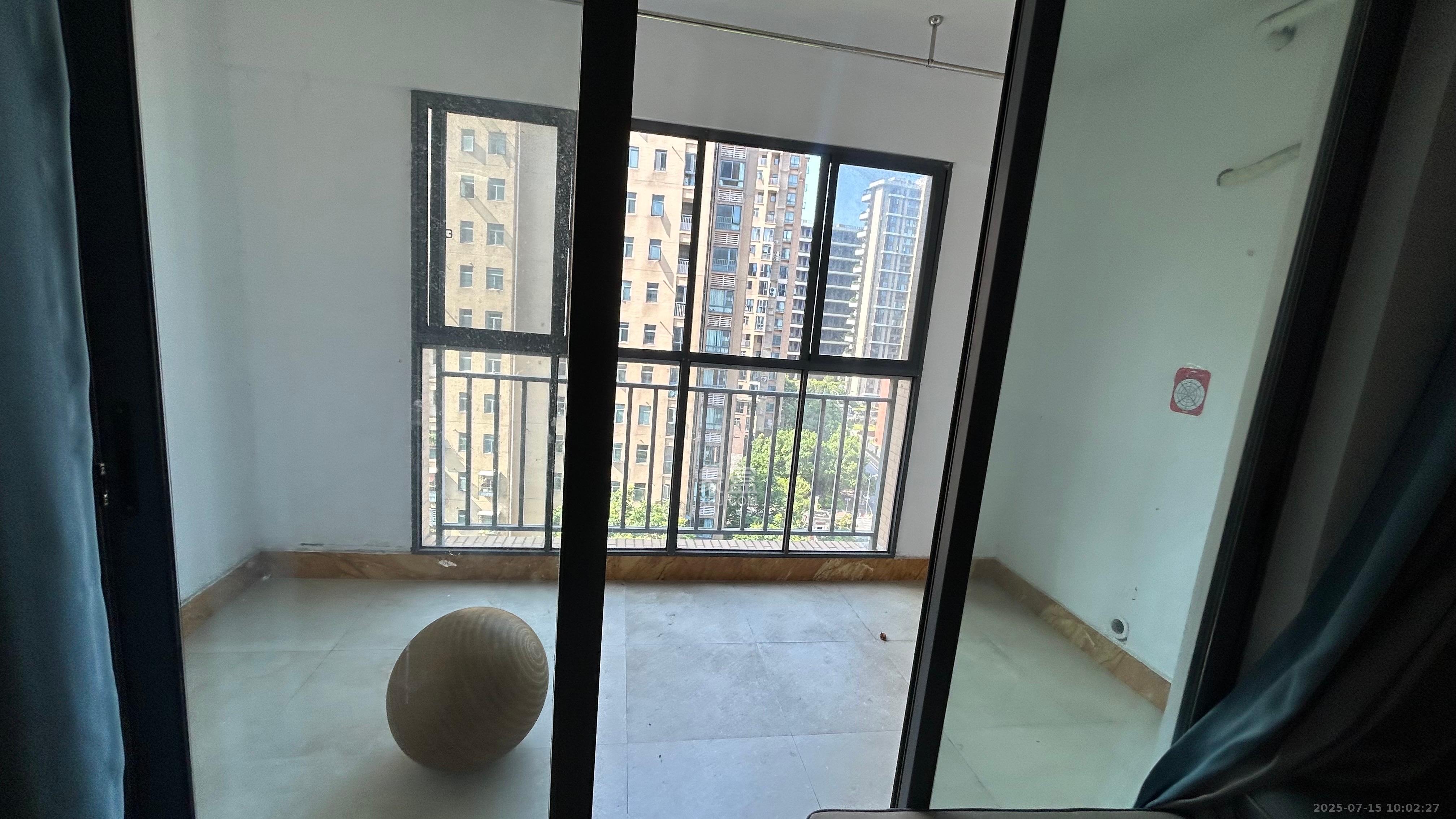 和美星城 3室1厅2卫 2100.0元/月 和美星城 3室1厅2卫 2100.0元/月室内图