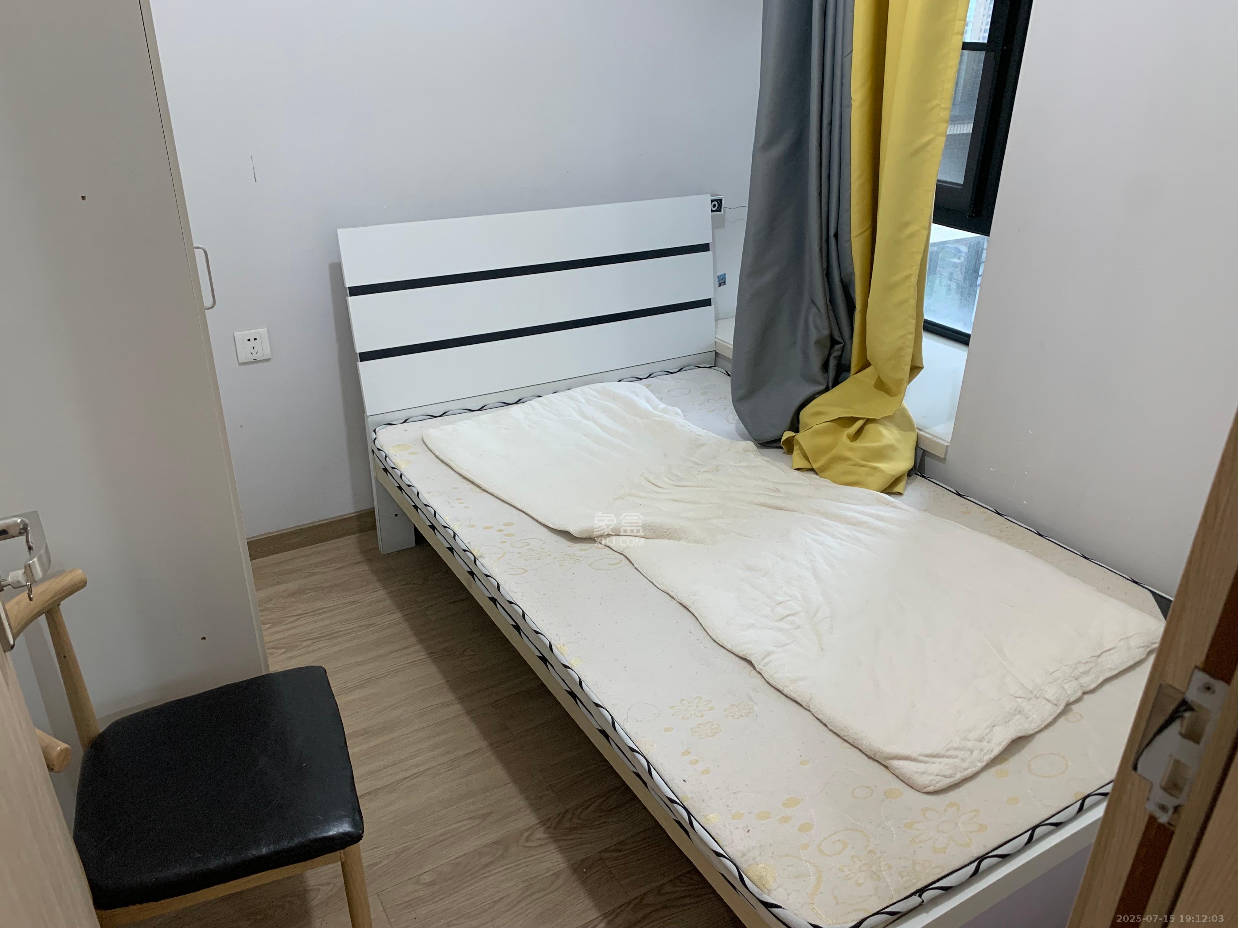 时代年华  3室2厅2卫   1900.00元/月室内图