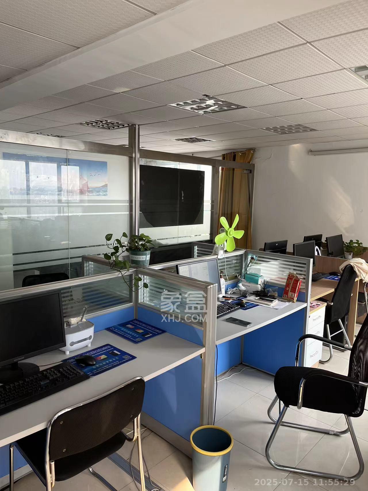 摩天一号 1室1厅1卫 2200.0元/月 摩天一号 1室1厅1卫 2200.0元/月室内图