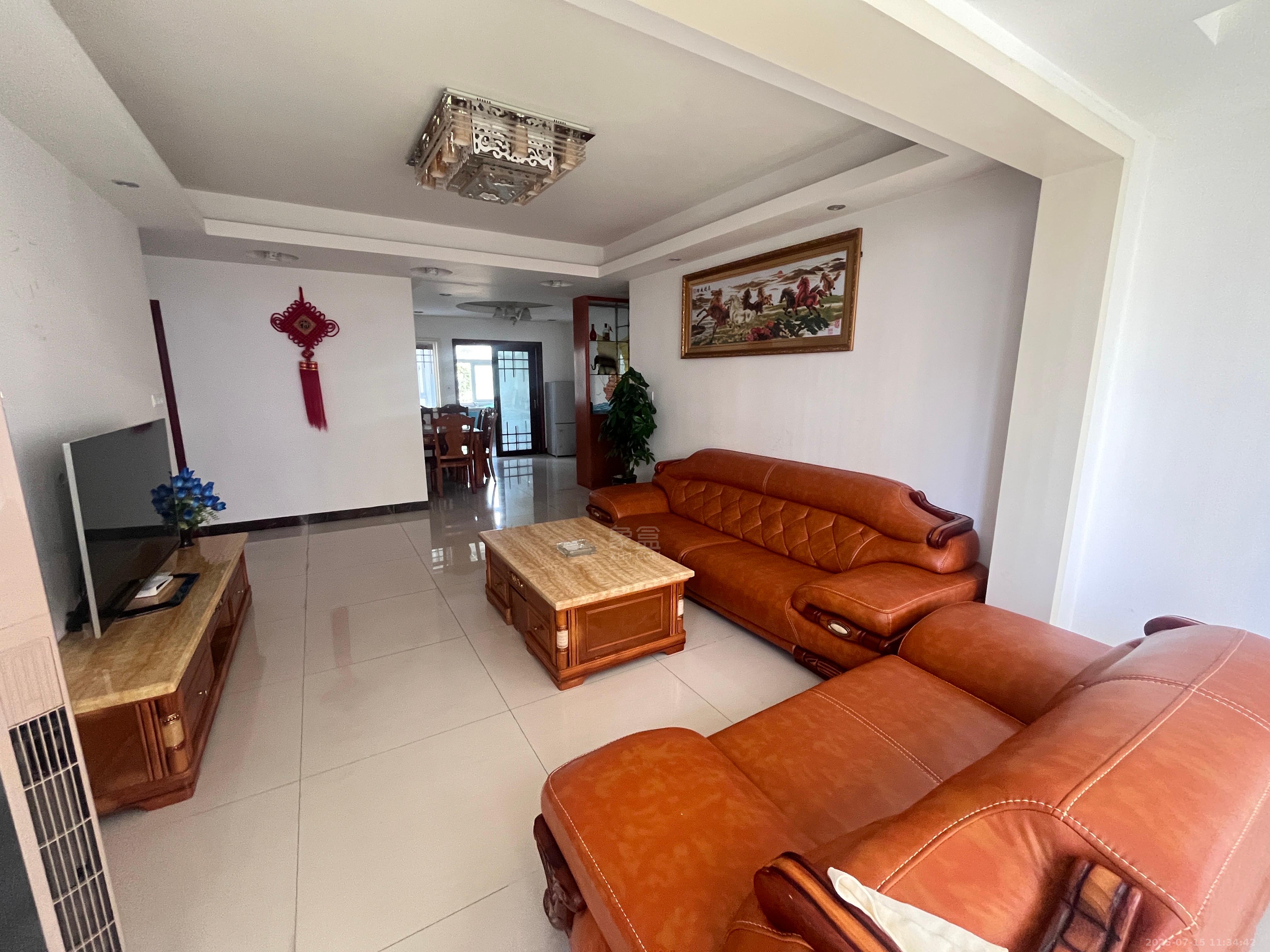 香草园二期春晓  3室2厅1卫    2000.0元/月 香草园二期春晓  3室2厅1卫    2000.0元/月室内图