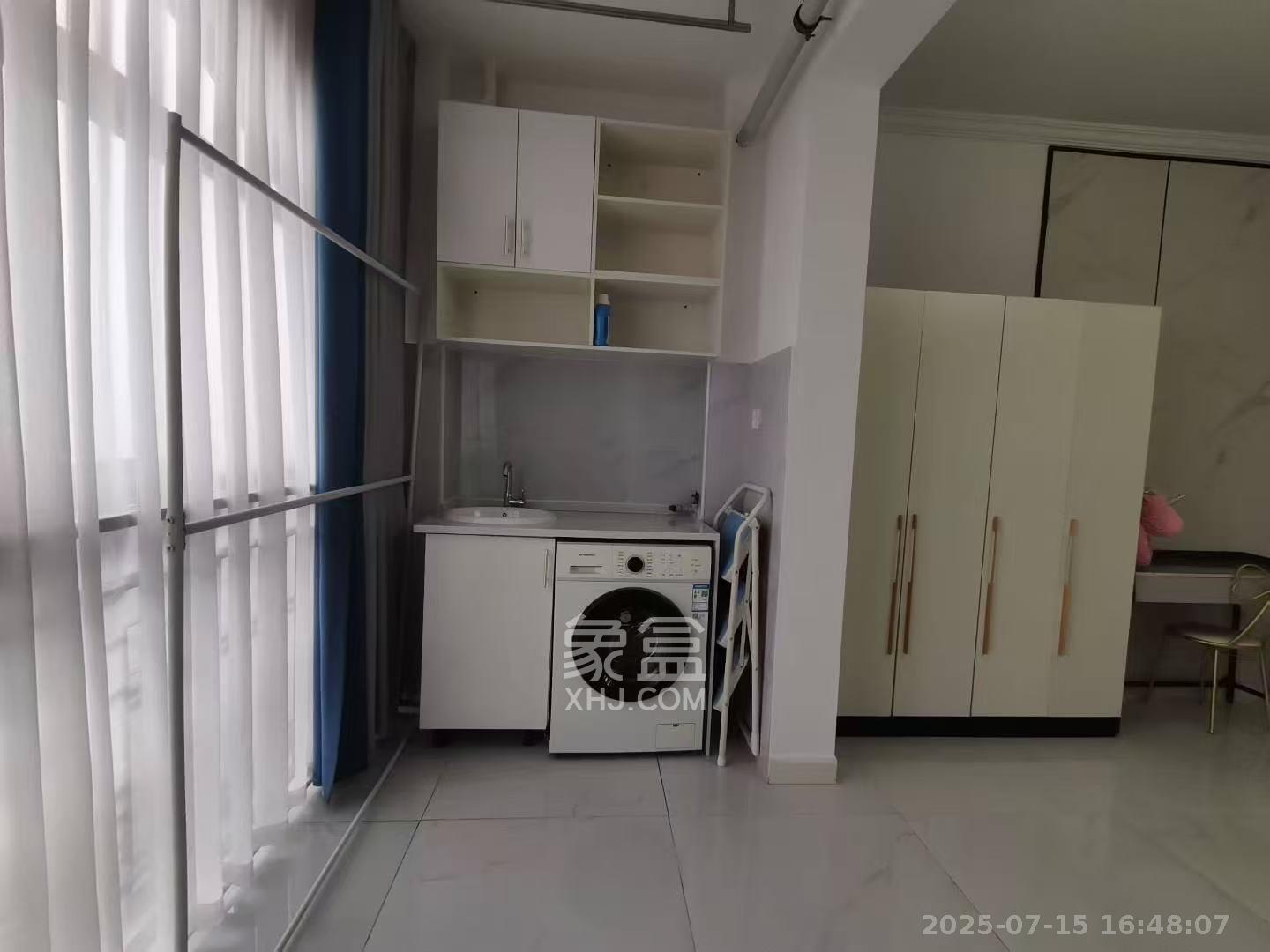 城南郡  1室1厅1卫   2000.00元/月室内图
