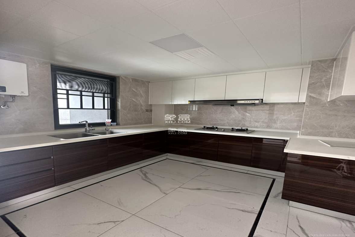 中海阅江府  4室2厅2卫    5000.0元/月 中海阅江府  4室2厅2卫    5000.0元/月室内图