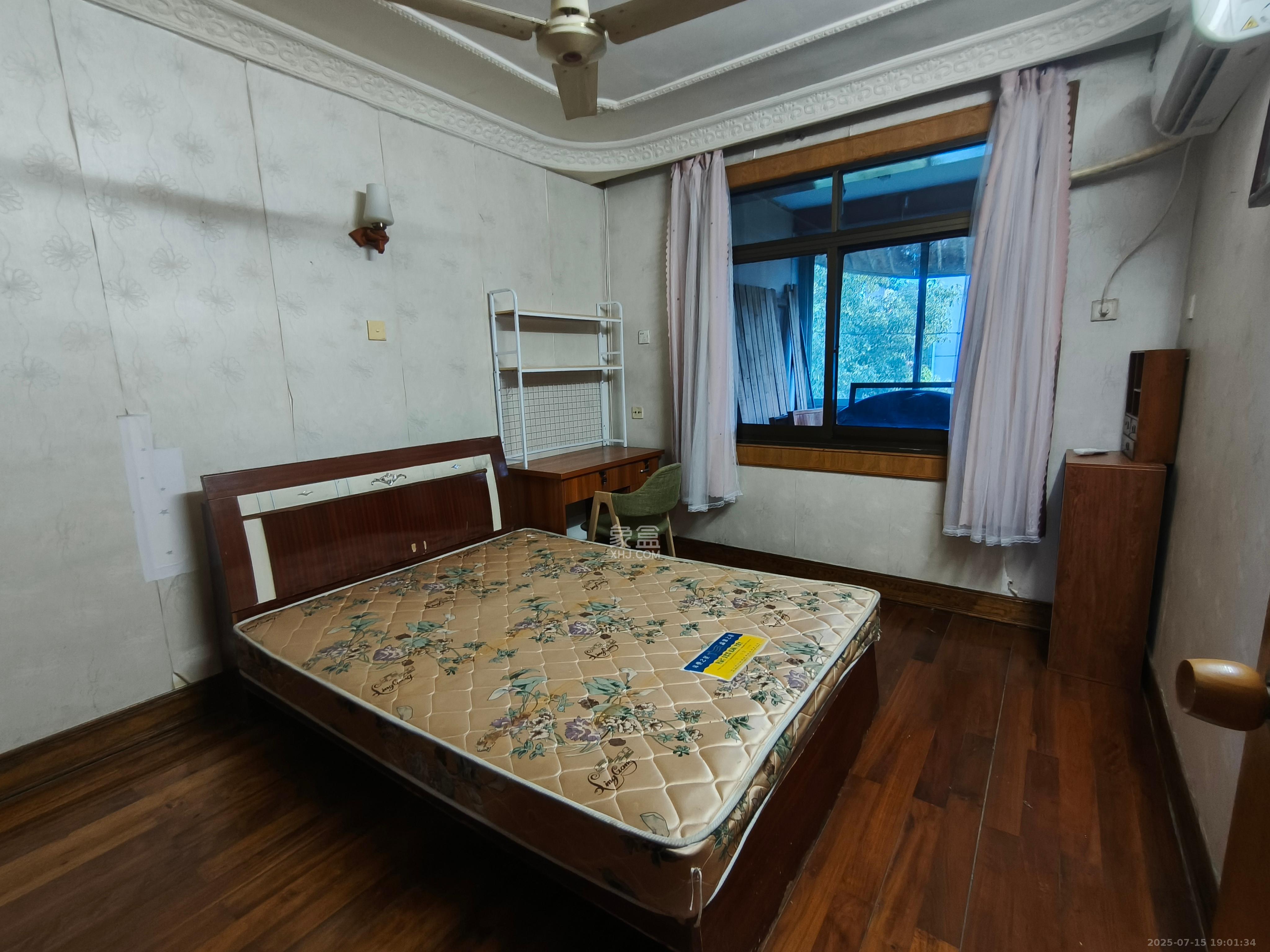 中南大学湘雅附一北院  2室1厅1卫    2200.0元/月 中南大学湘雅附一北院  2室1厅1卫    2200.0元/月室内图1