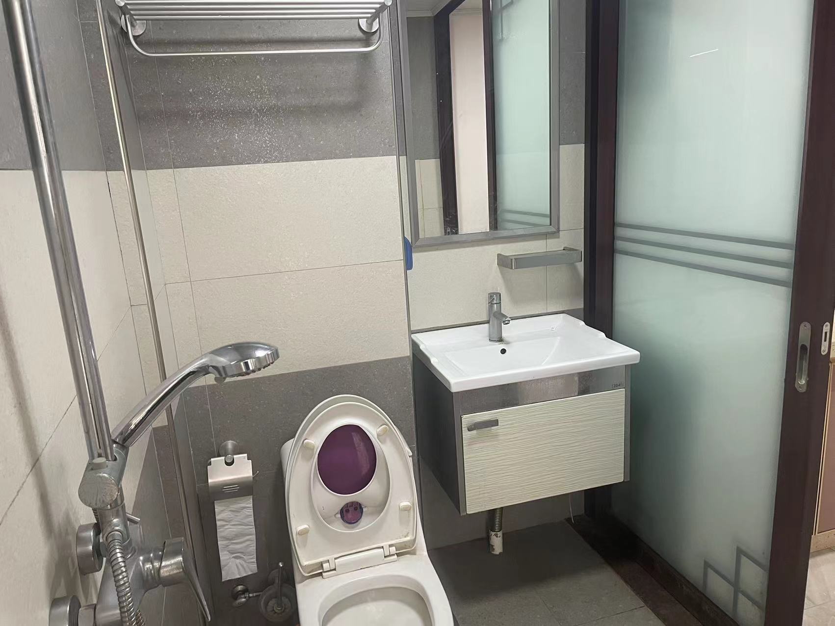 椰岛广场  1室1厅1卫   2800.00元/月室内图