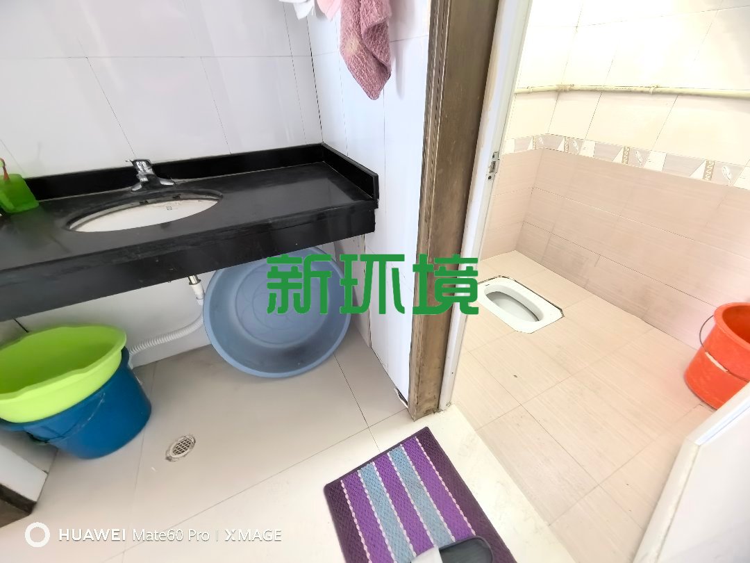 融苑小区  3室2厅2卫   43.80万客厅