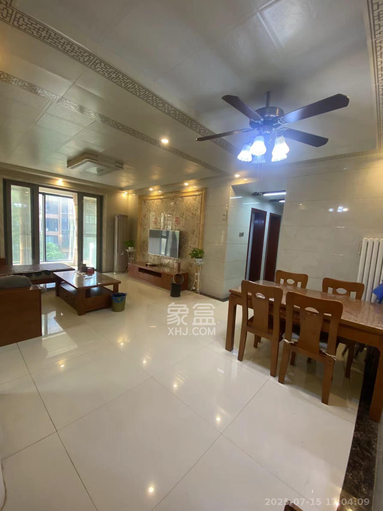 怡海星城 3室2厅2卫 2200.0元/月 怡海星城 3室2厅2卫 2200.0元/月室内图