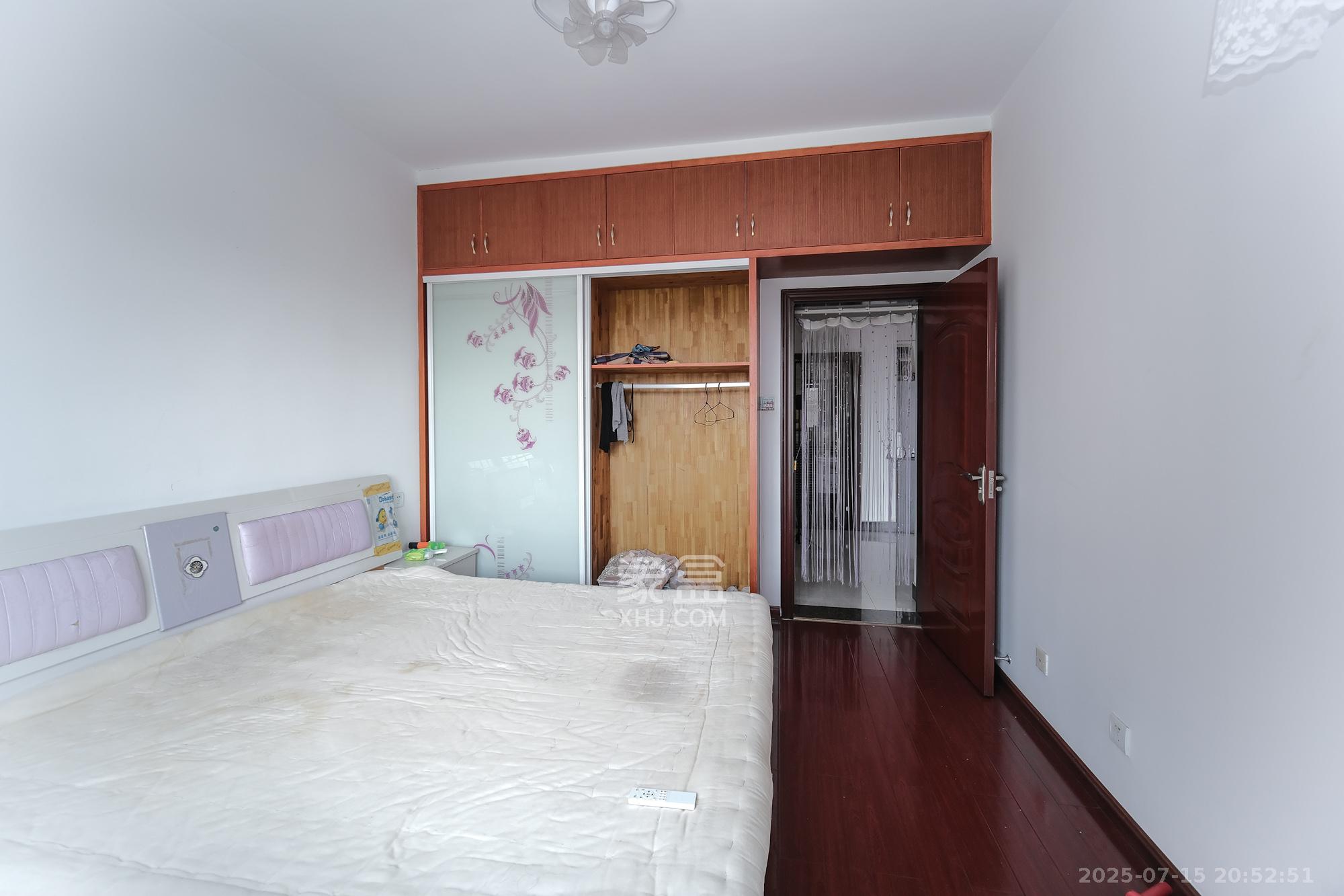 山水湾  2室2厅1卫    49.8万卧室