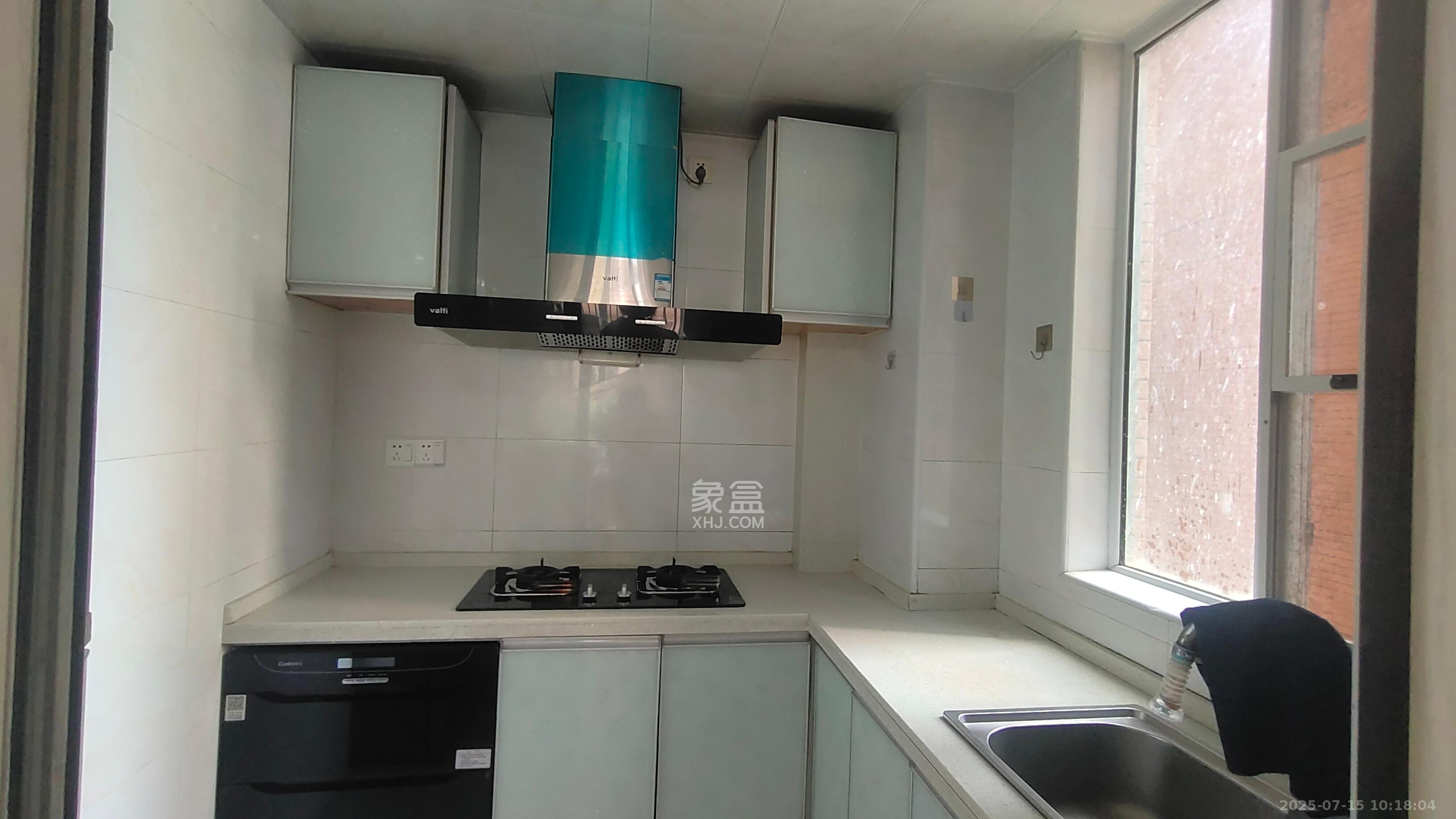 丽发新城 2室2厅1卫 1800.0元/月 丽发新城 2室2厅1卫 1800.0元/月室内图