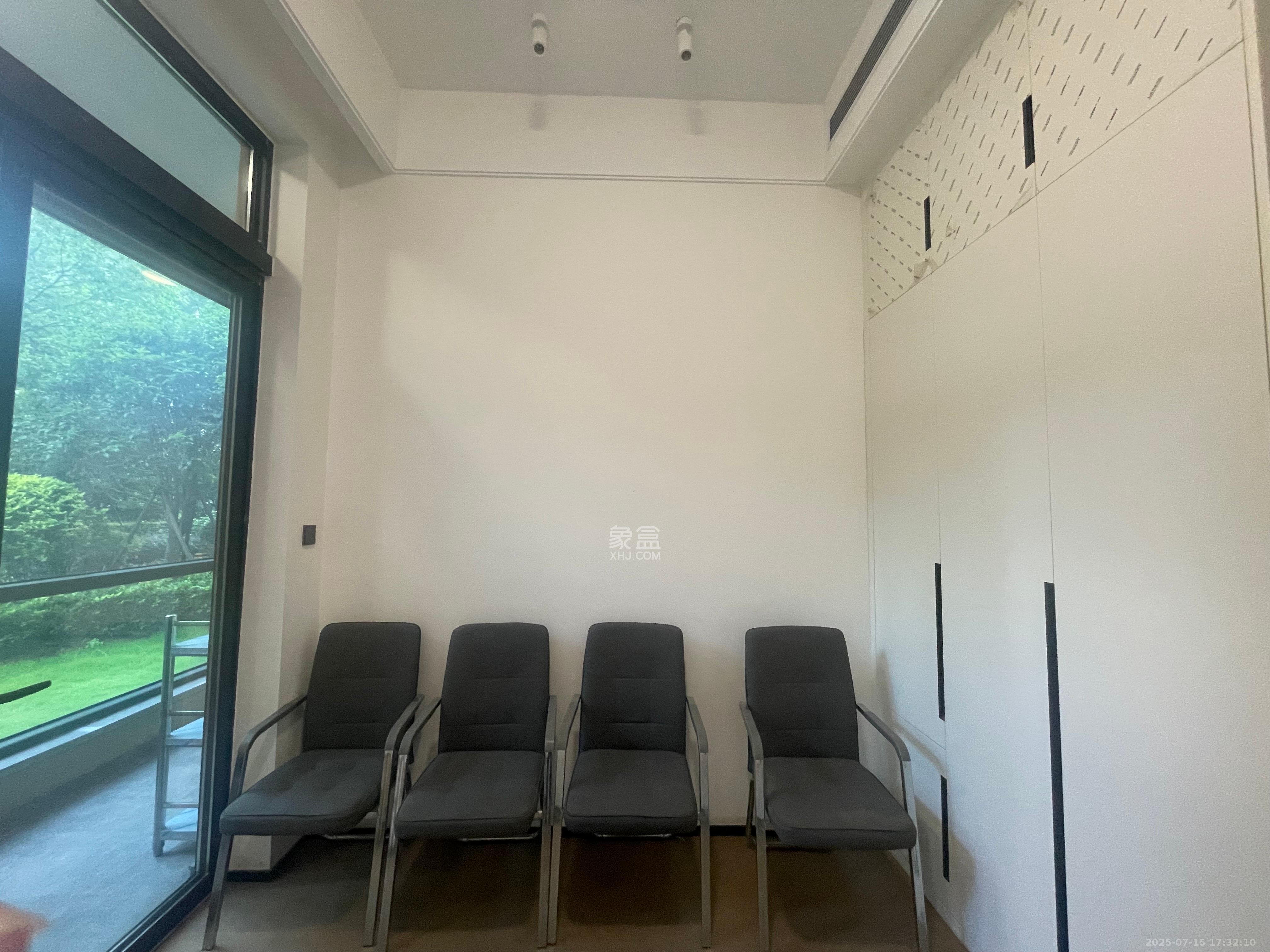 万科滨河道  3室2厅2卫    2980.0元/月 万科滨河道  3室2厅2卫    2980.0元/月室内图