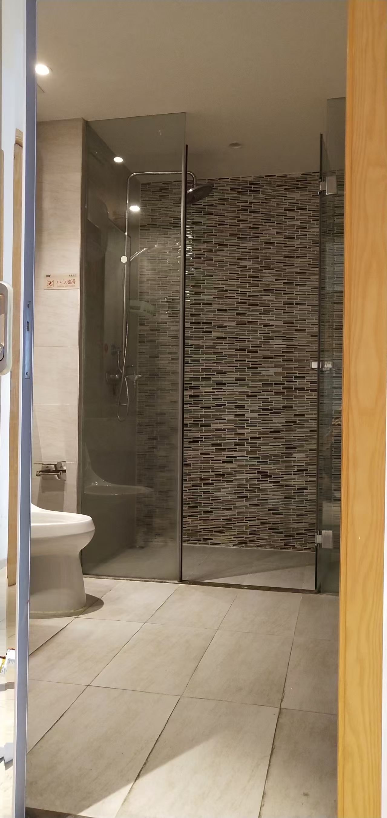 海航豪庭北苑 1室1厅1卫 2600.0元/月 海航豪庭北苑 1室1厅1卫 2600.0元/月室内图