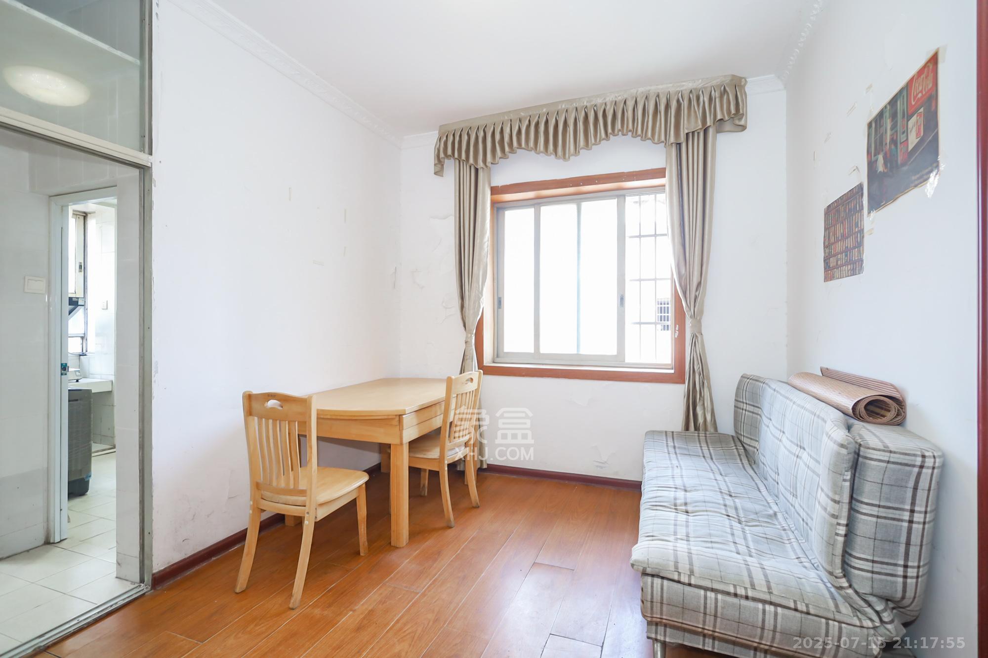 英才园商贸楼 3室1厅2卫 68.0万 英才园商贸楼 3室1厅2卫 68.0万卧室