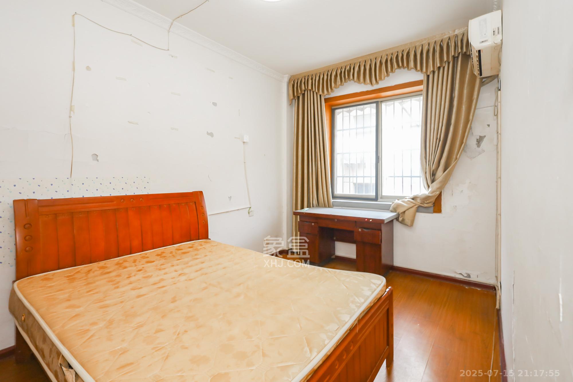 英才园商贸楼 3室1厅2卫 68.0万 英才园商贸楼 3室1厅2卫 68.0万卧室