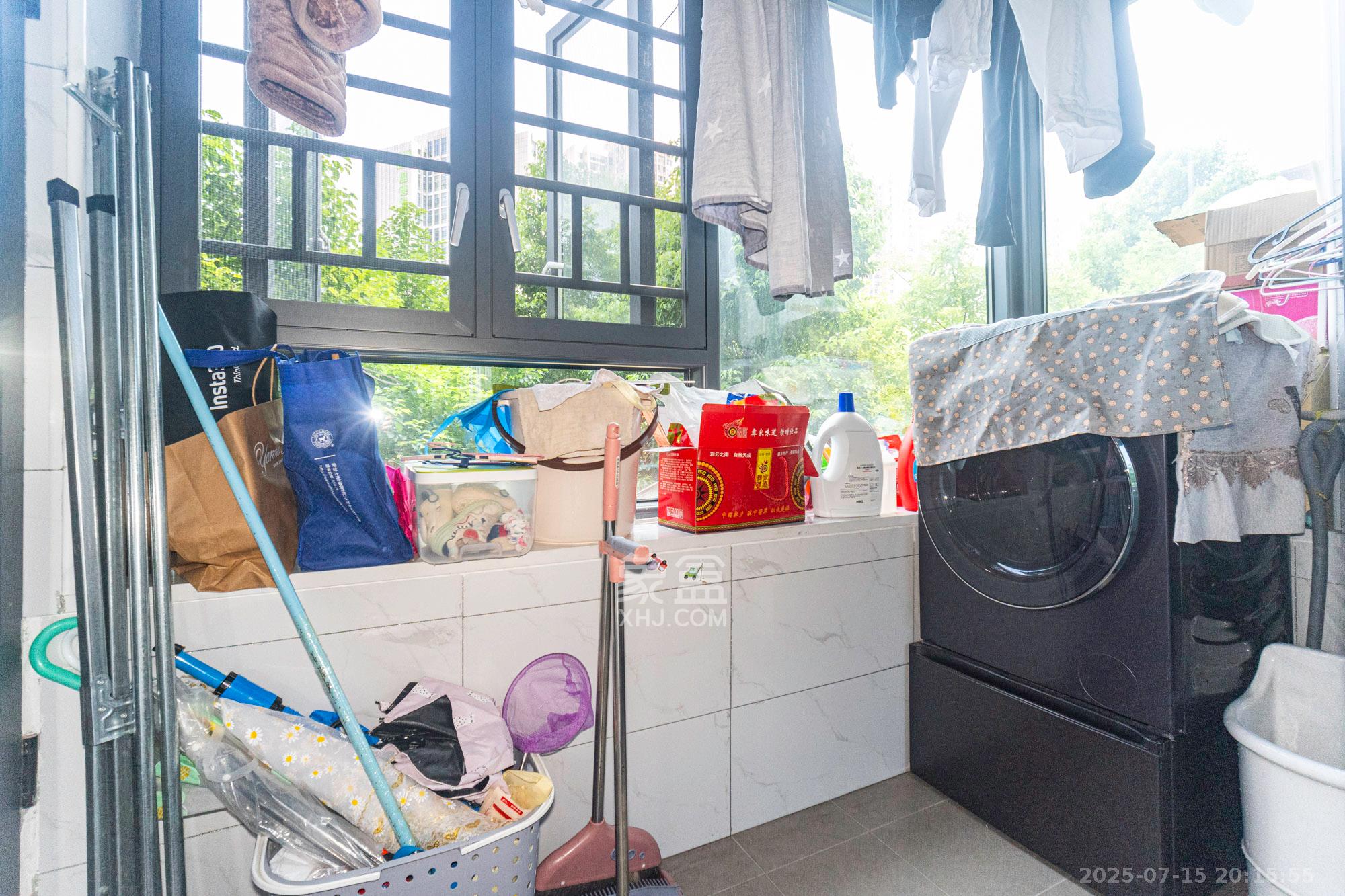 运达锦绣广场 3室2厅2卫 150.0万 运达锦绣广场 3室2厅2卫 150.0万阳台